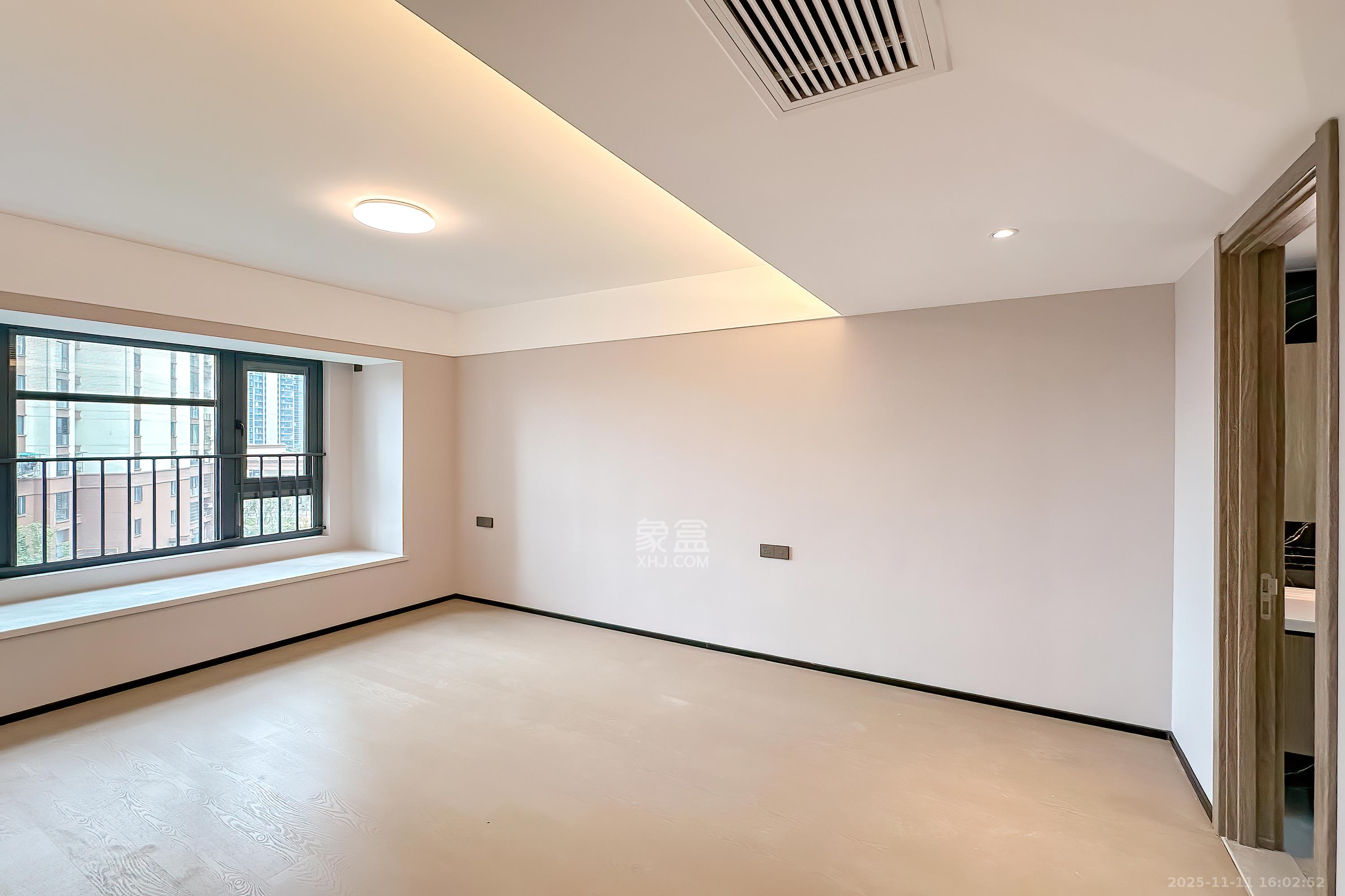 万科半岛国际 3室2厅2卫 180.0万 万科半岛国际 3室2厅2卫 180.0万卧室