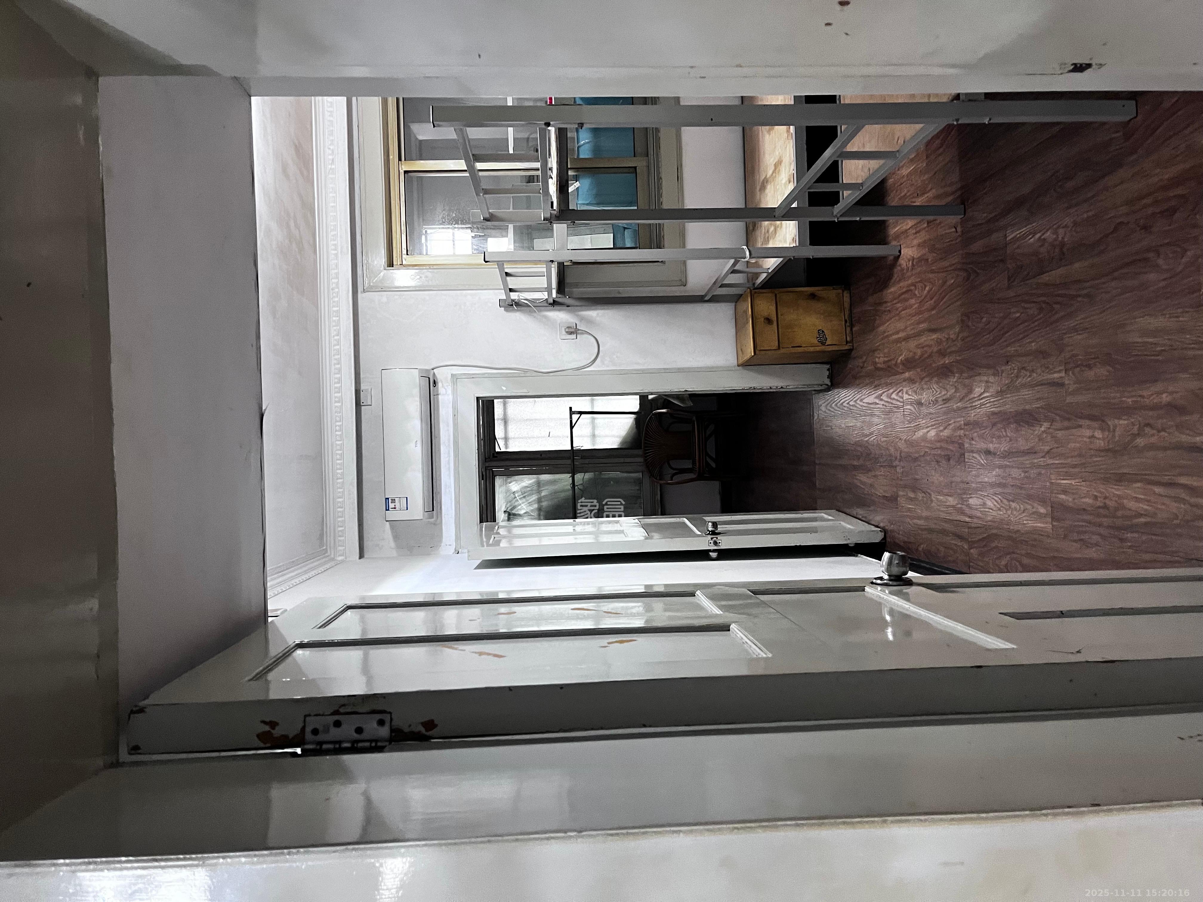 湘绣研究所南院  2室1厅1卫    2000.0元/月室内图