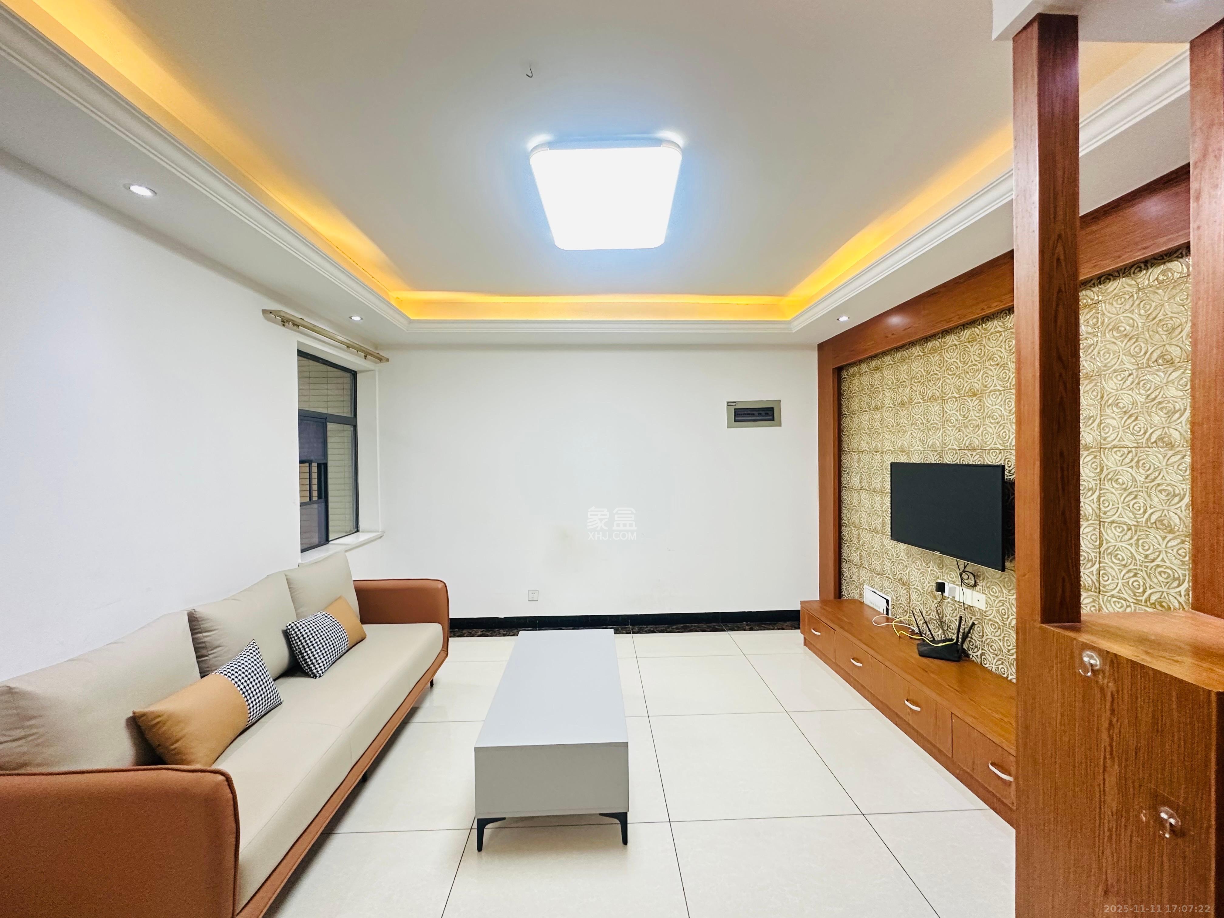 茶山馨苑 2室2厅1卫 2300.0元/月 茶山馨苑 2室2厅1卫 2300.0元/月室内图