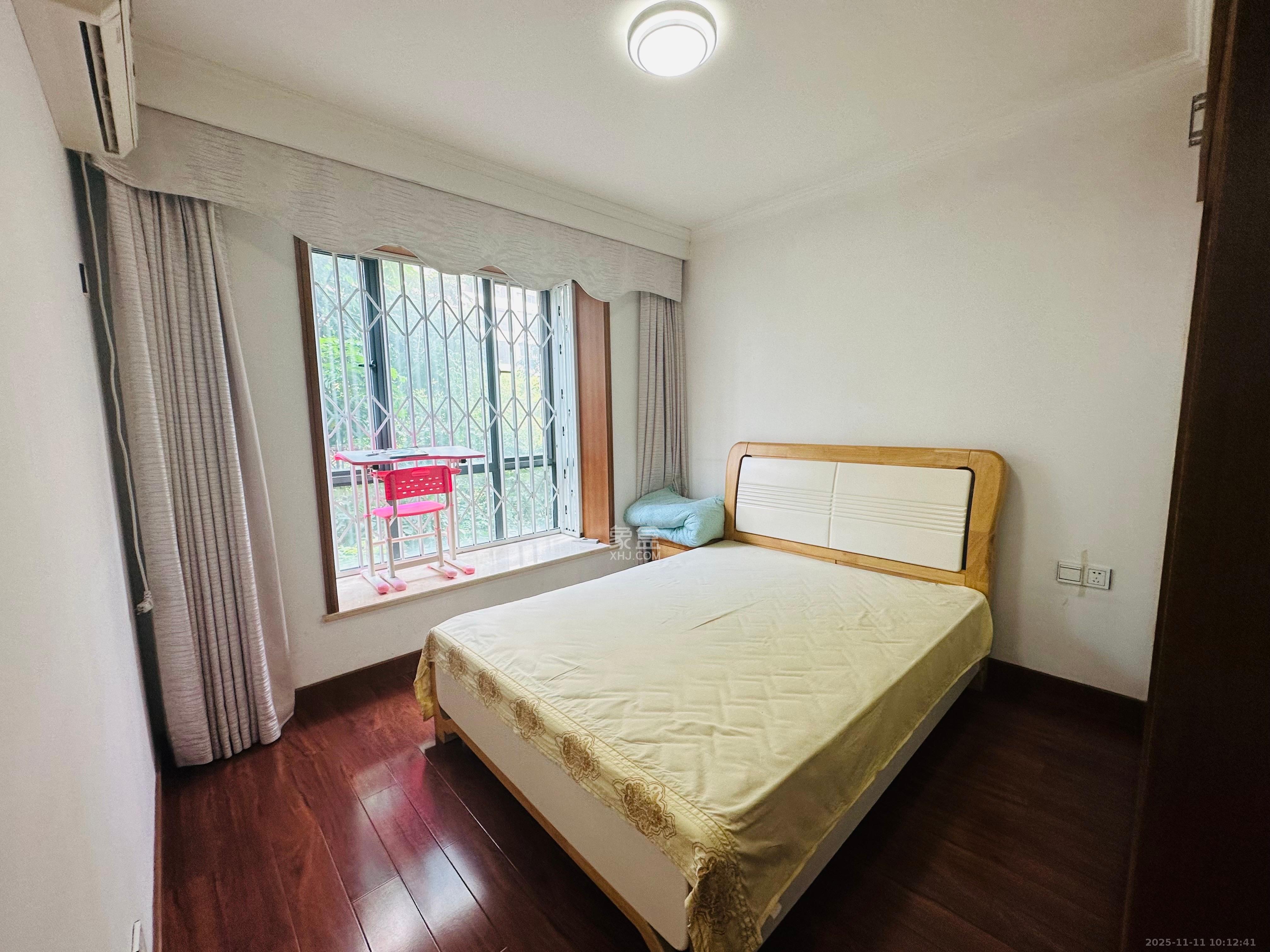 西子花苑  3室2厅2卫    2800.0元/月室内图