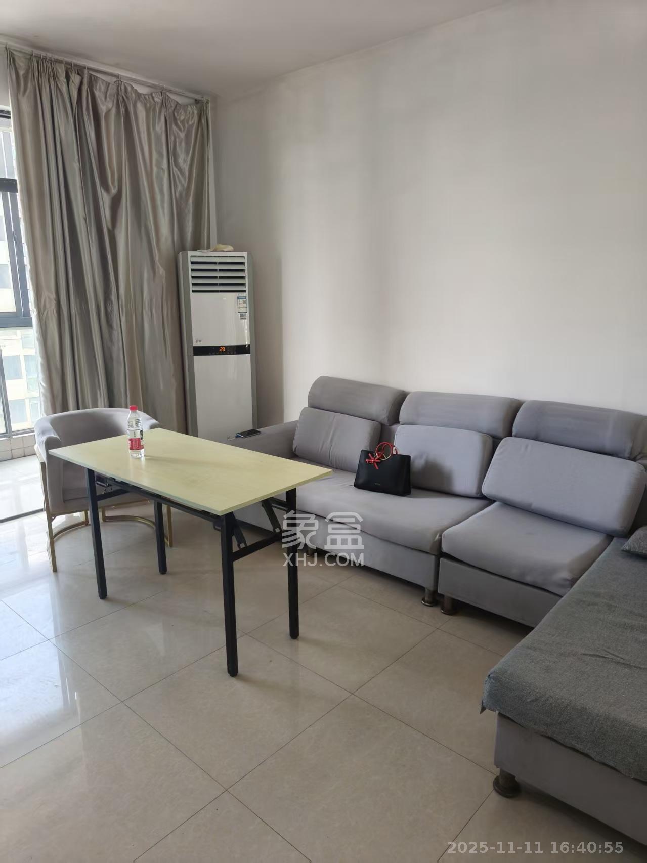 湘江世纪城咏江苑 3室2厅2卫 2200.0元/月 湘江世纪城咏江苑 3室2厅2卫 2200.0元/月室内图