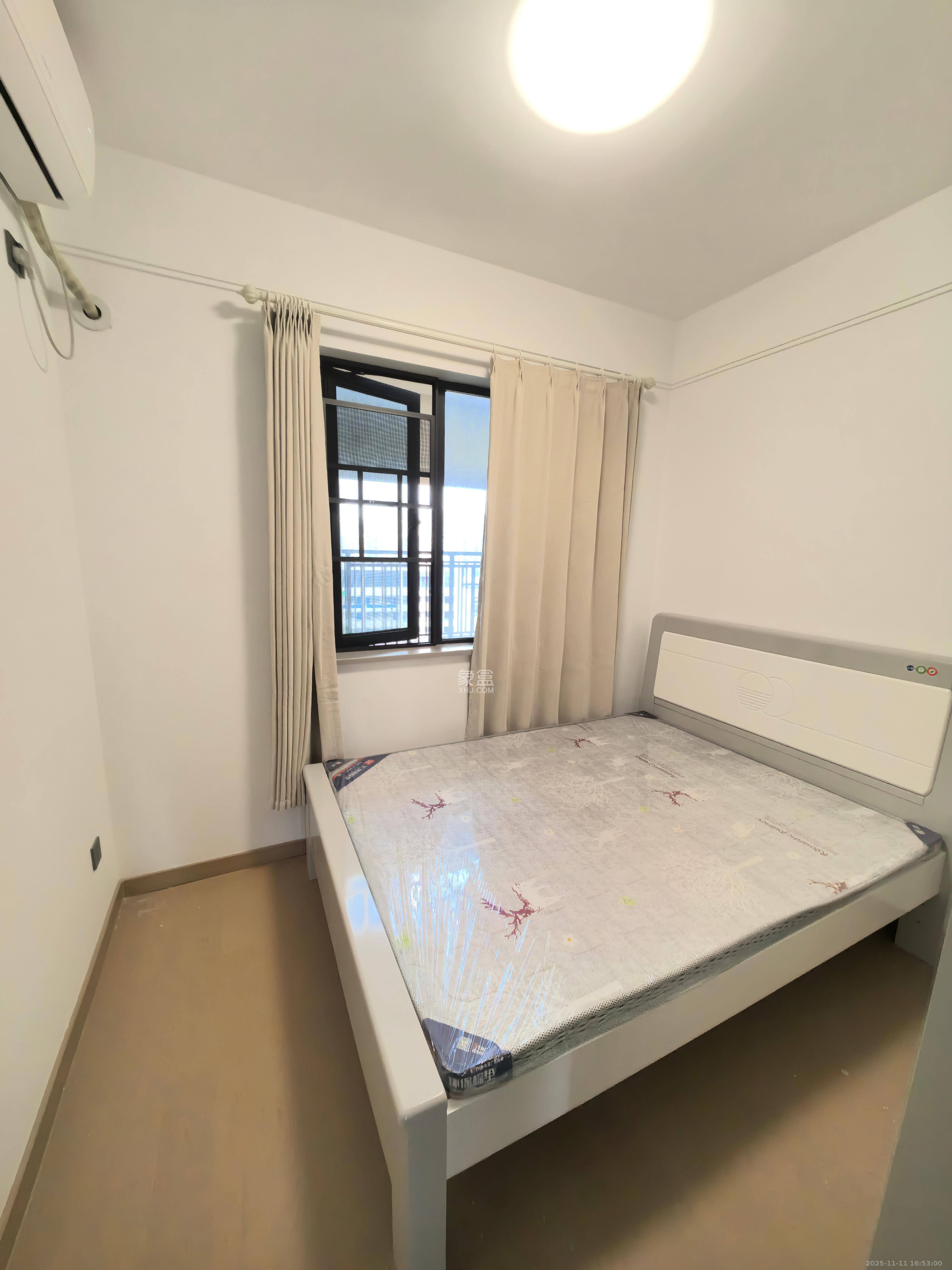 长房悦香山 3室2厅2卫 3300.0元/月 长房悦香山 3室2厅2卫 3300.0元/月室内图