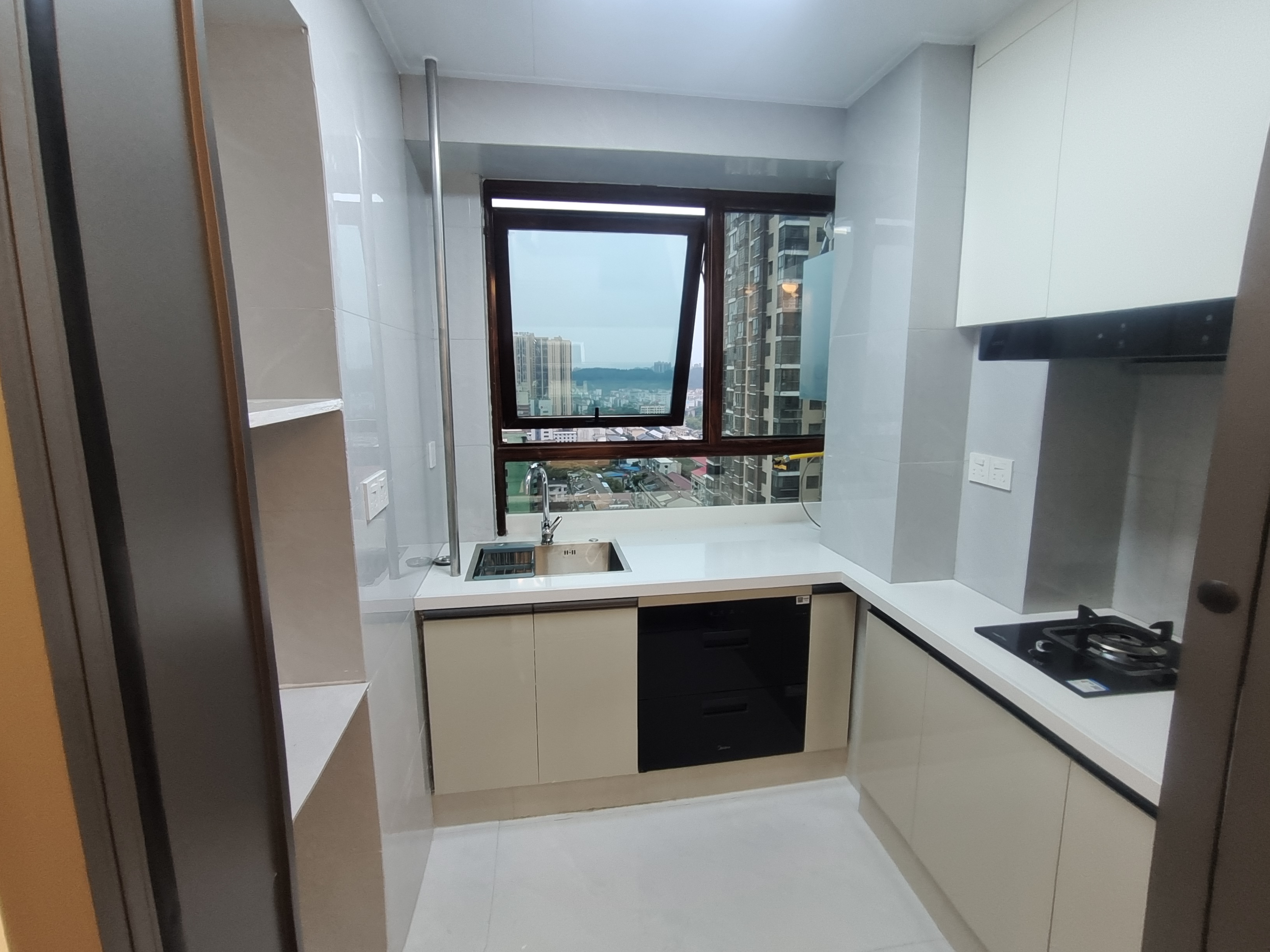 棠湖城市场广场  1室1厅1卫    1000.0元/月室内图