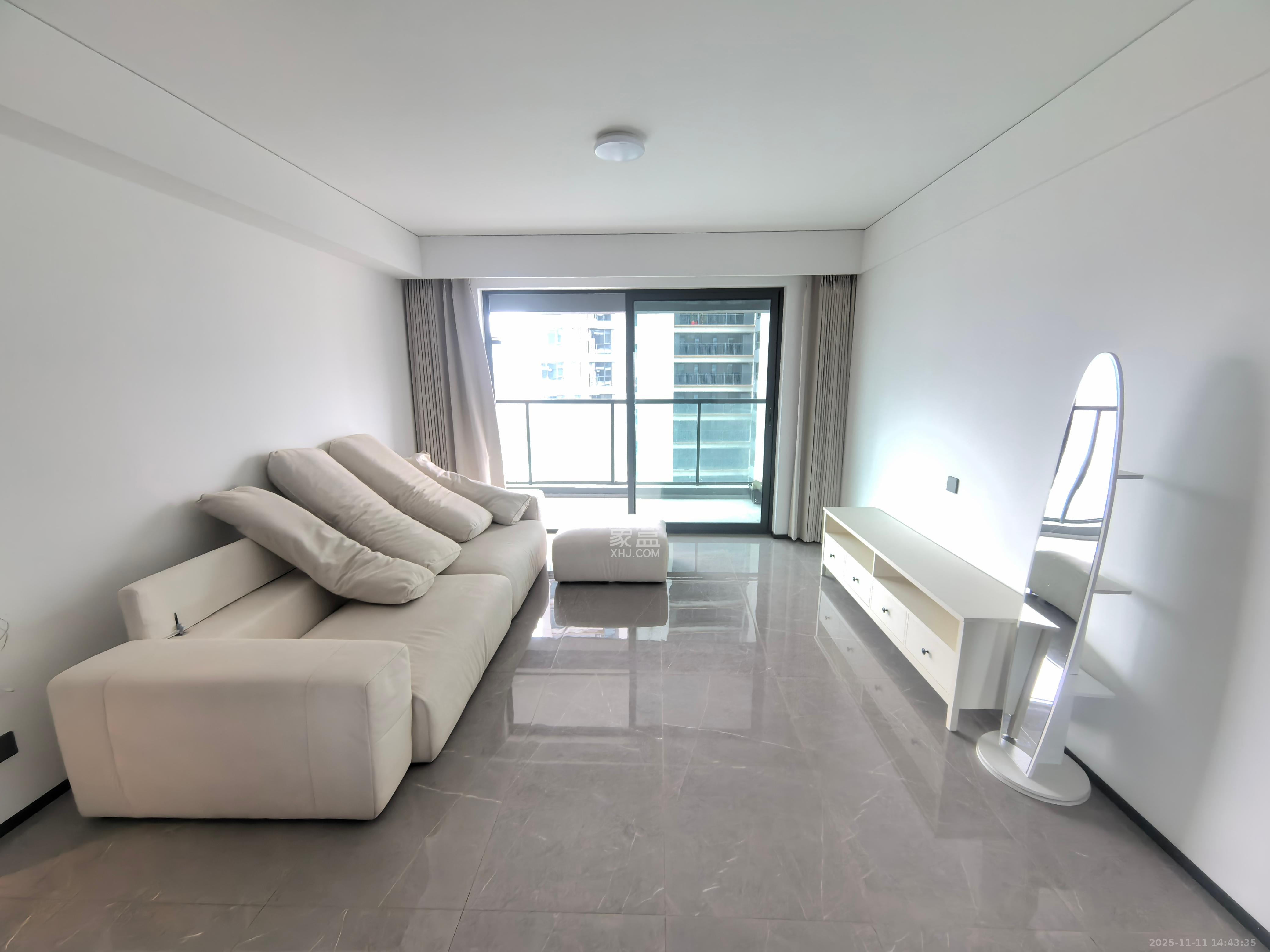 金地峯范  4室2厅2卫    4300.0元/月