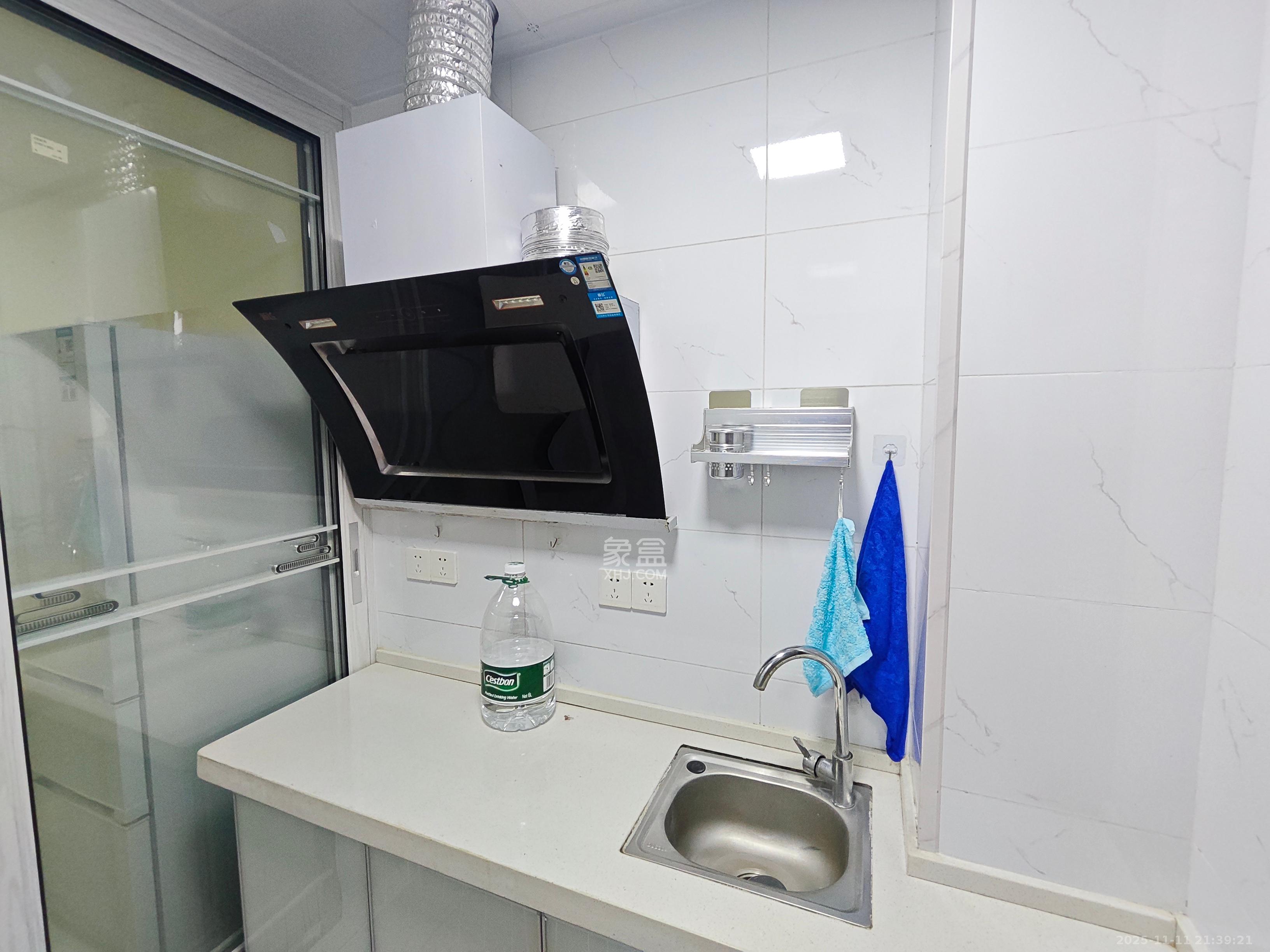 龙湖湘江星座（祺鑫星座公寓）  1室0厅0卫    1420.0元/月室内图