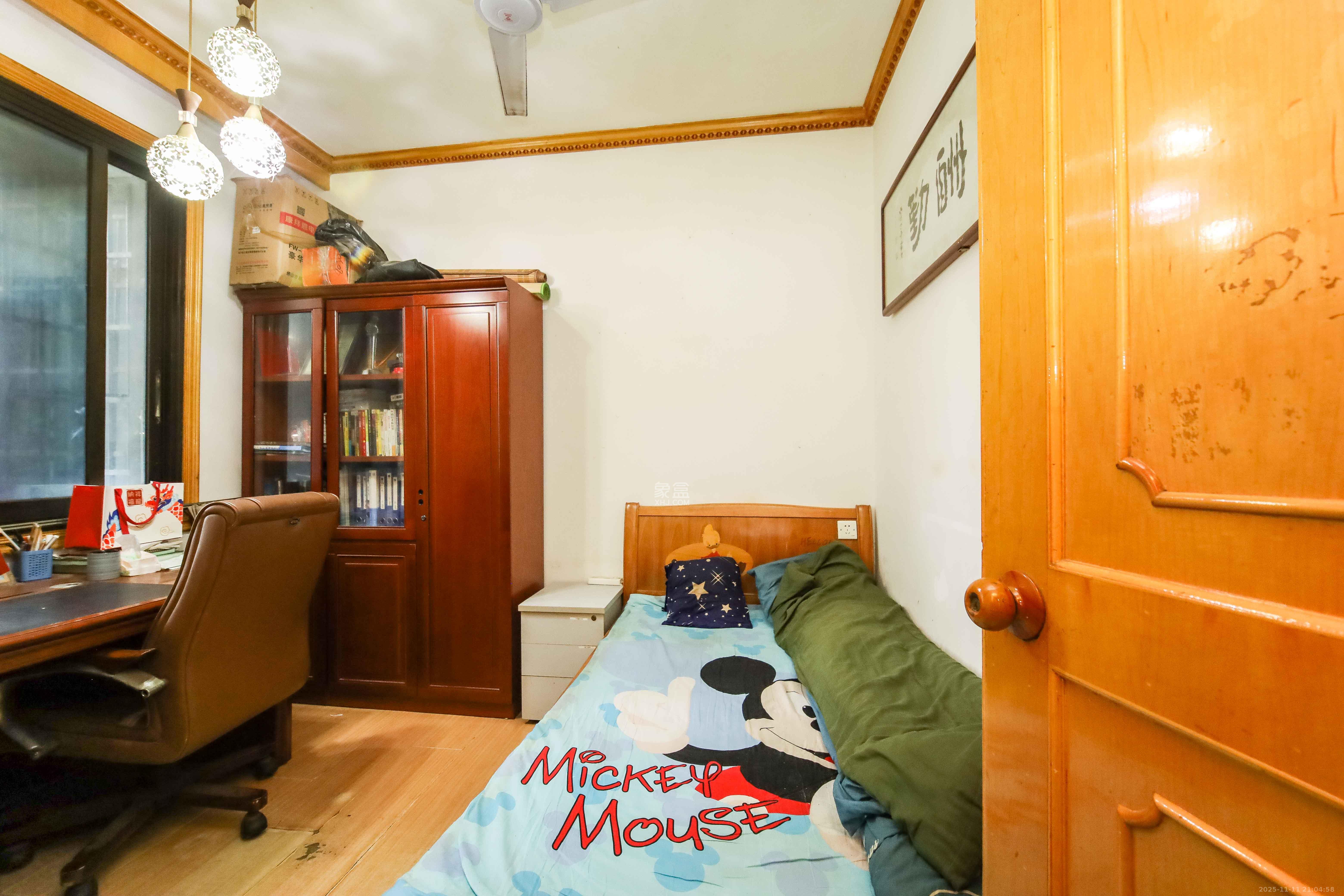 火星建设局宿舍  3室2厅1卫    38.0万卧室