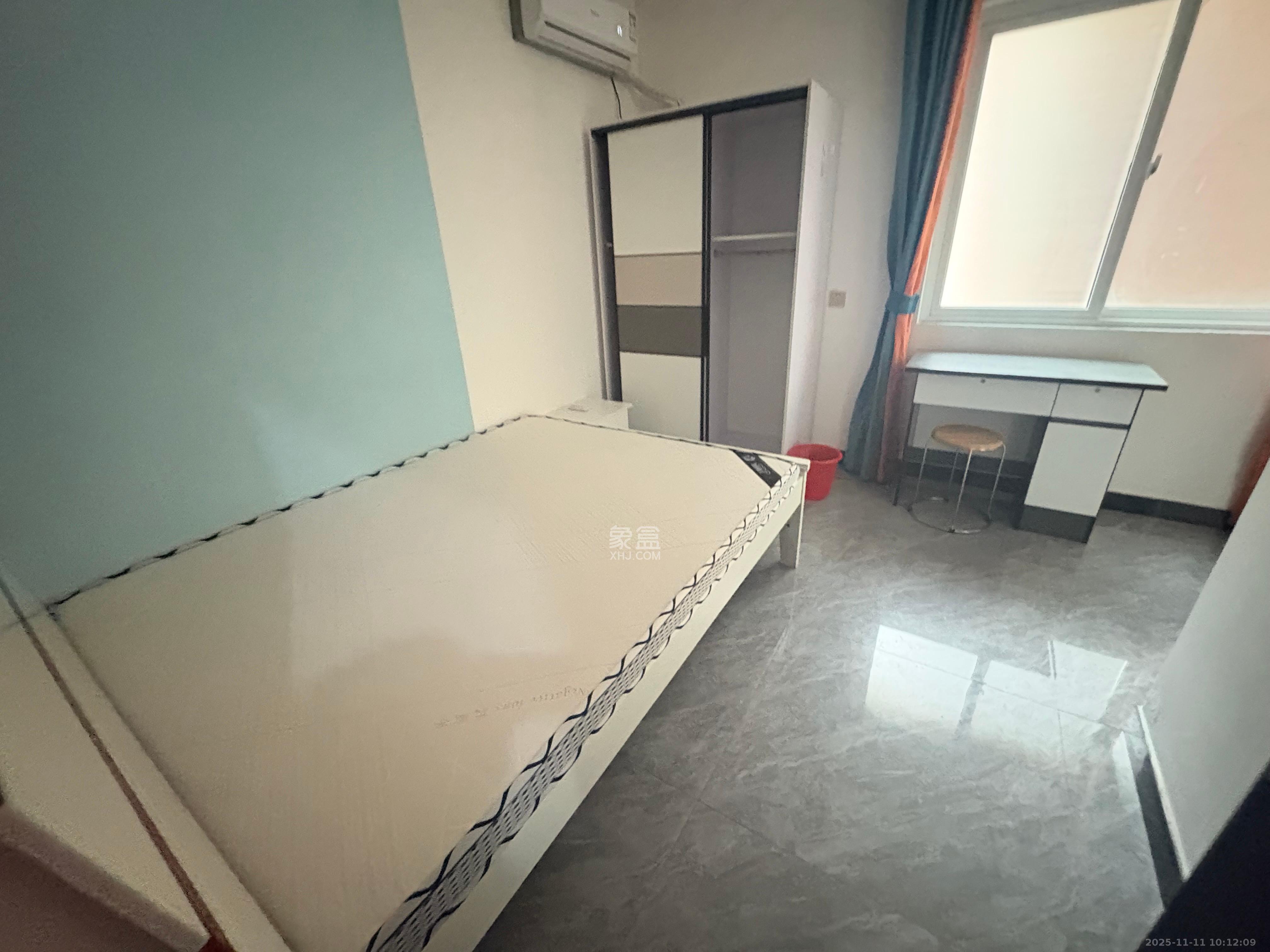 山水湾  1室2厅1卫    1100.0元/月