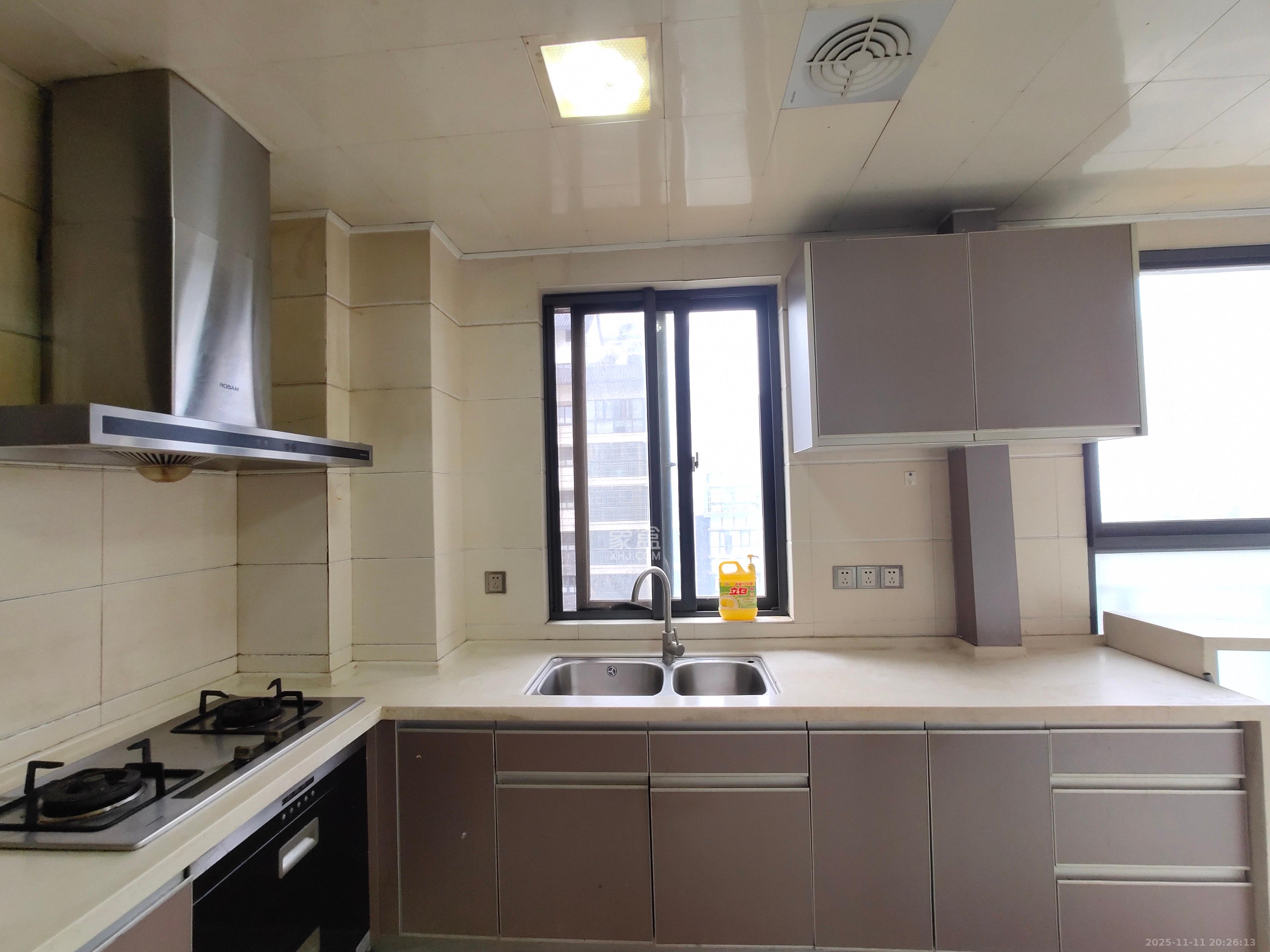 嘉宇盛世华章 3室2厅2卫 2800.0元/月 嘉宇盛世华章 3室2厅2卫 2800.0元/月室内图