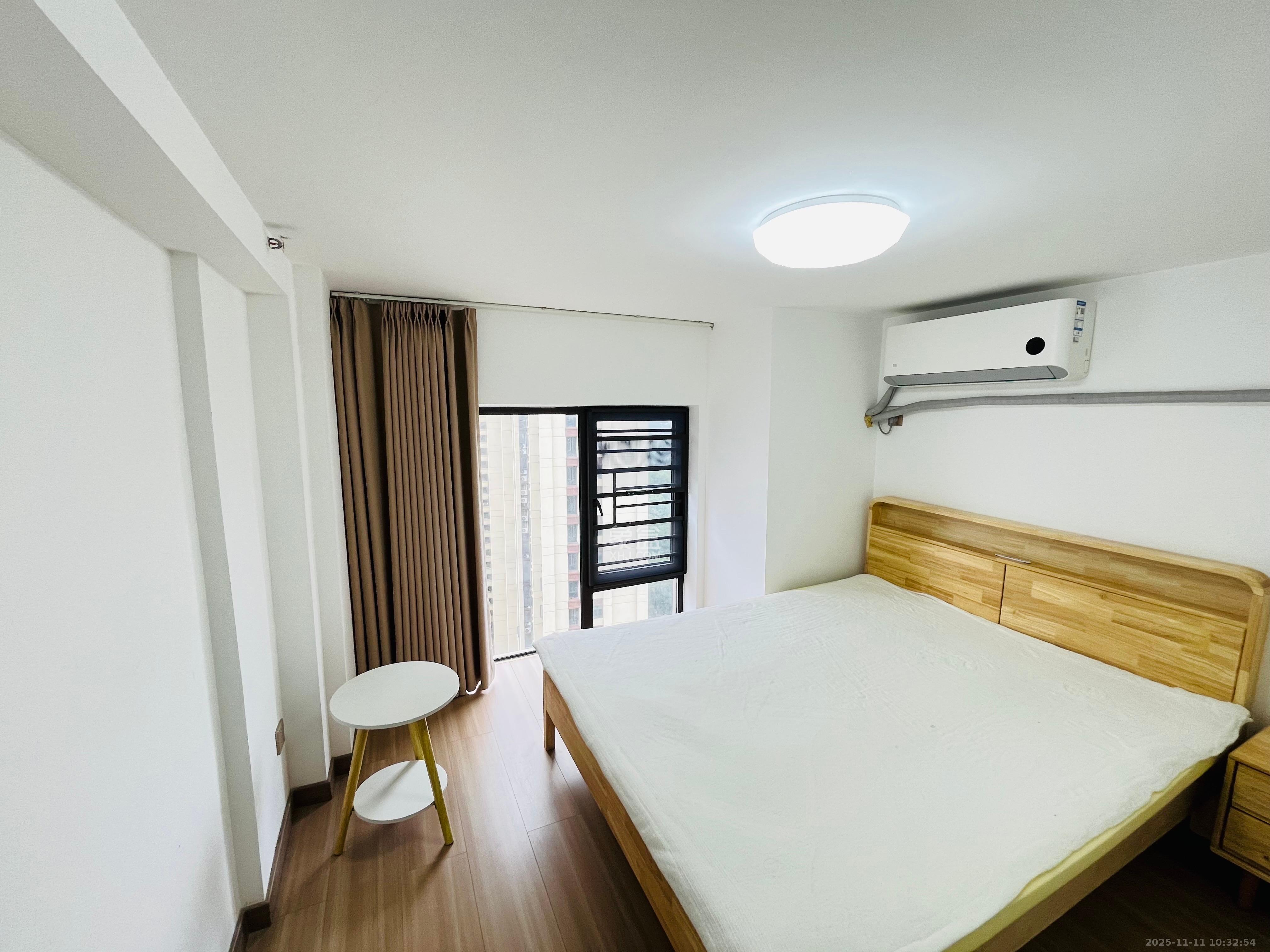 卓越江岸  2室1厅1卫    2300.0元/月室内图