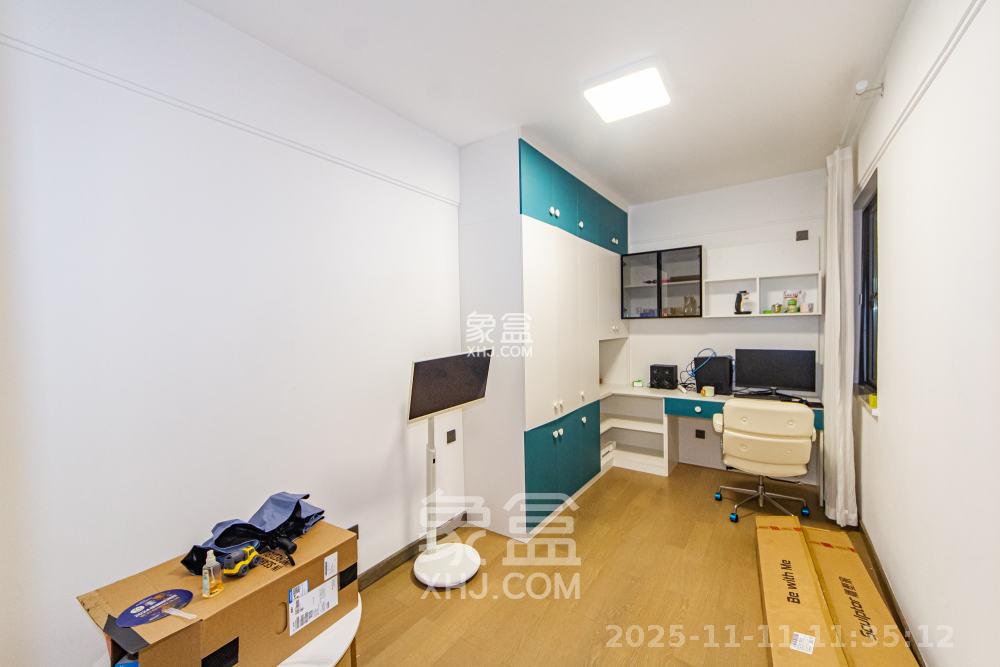 长房雍景湾 3室2厅2卫 3200.0元/月 长房雍景湾 3室2厅2卫 3200.0元/月室内图