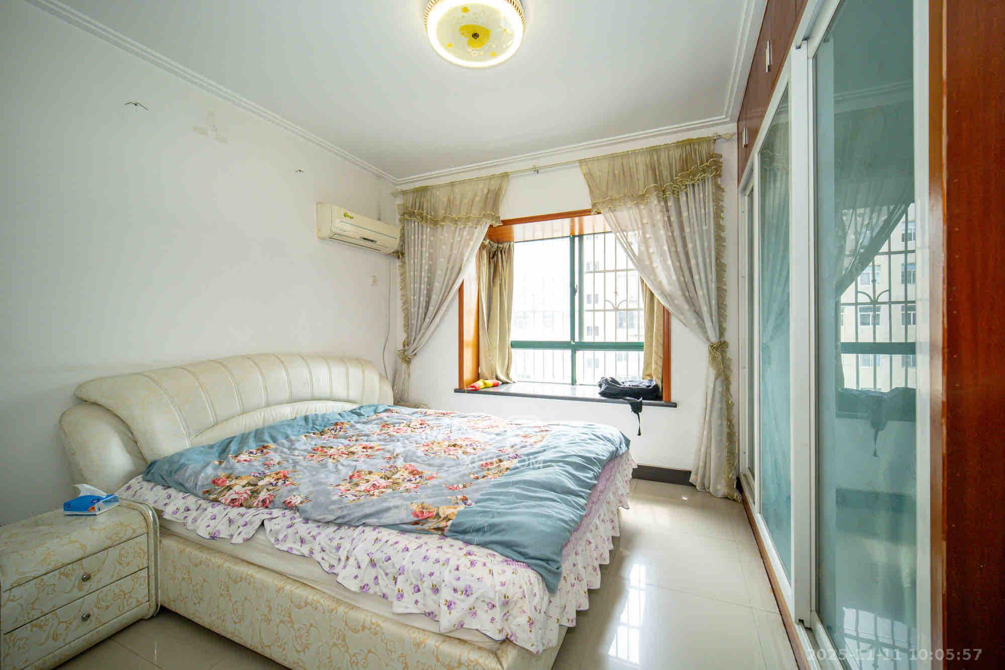 天和华城  3室2厅2卫    2000.0元/月室内图