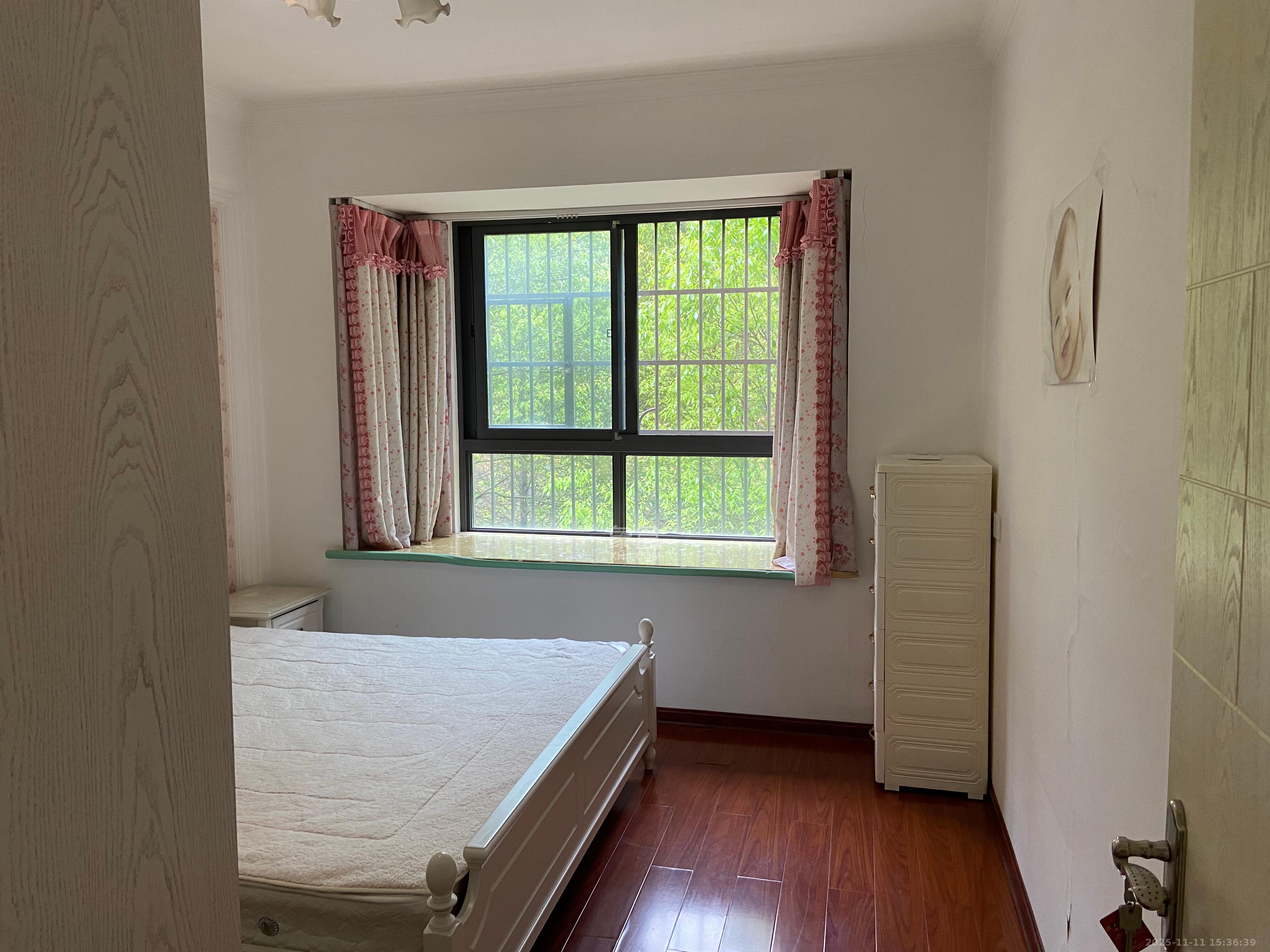 山水嘉园  3室2厅1卫    1800.0元/月室内图