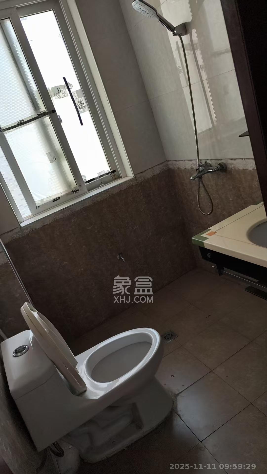 新芙蓉之都  2室2厅2卫    2500.0元/月室内图