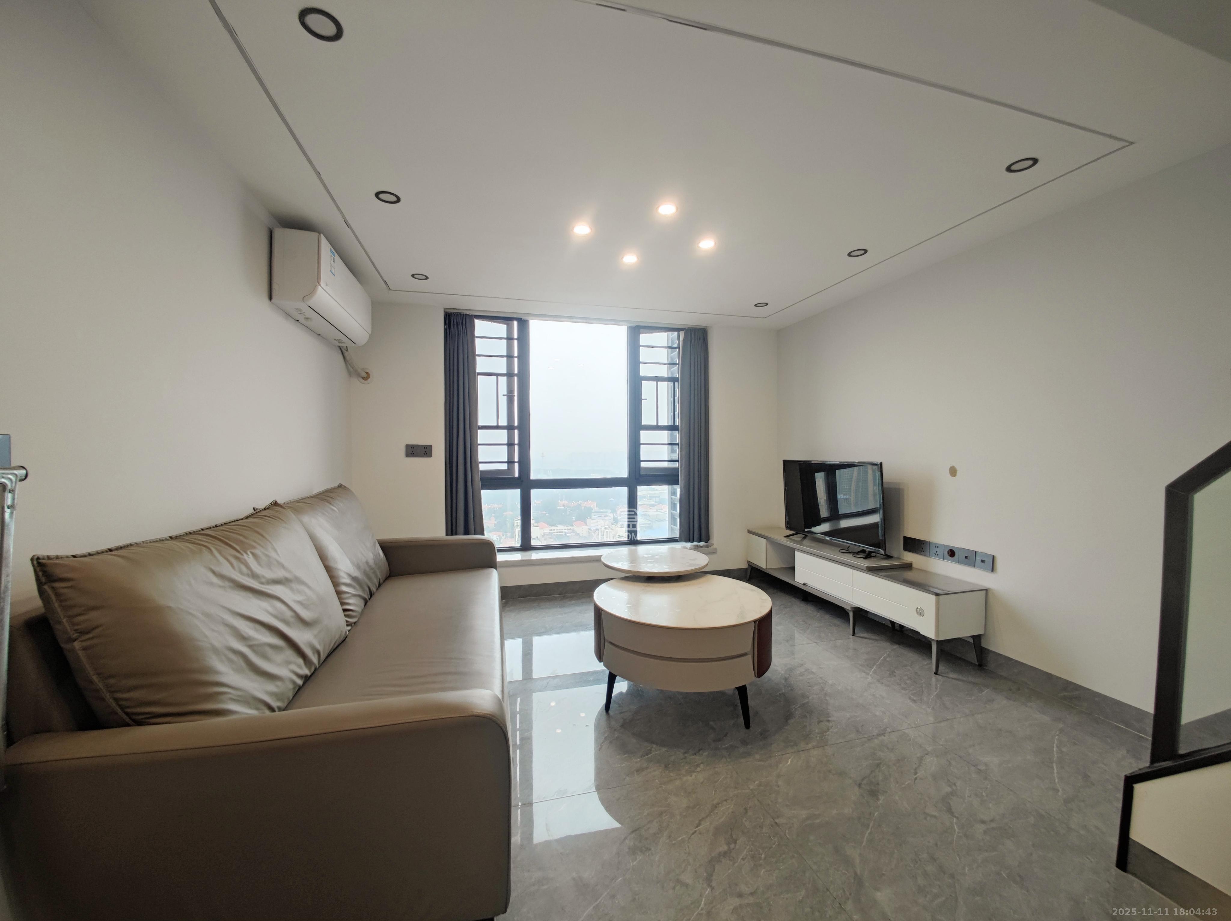 藏珑湖上公馆  2室2厅0卫    2200.0元/月