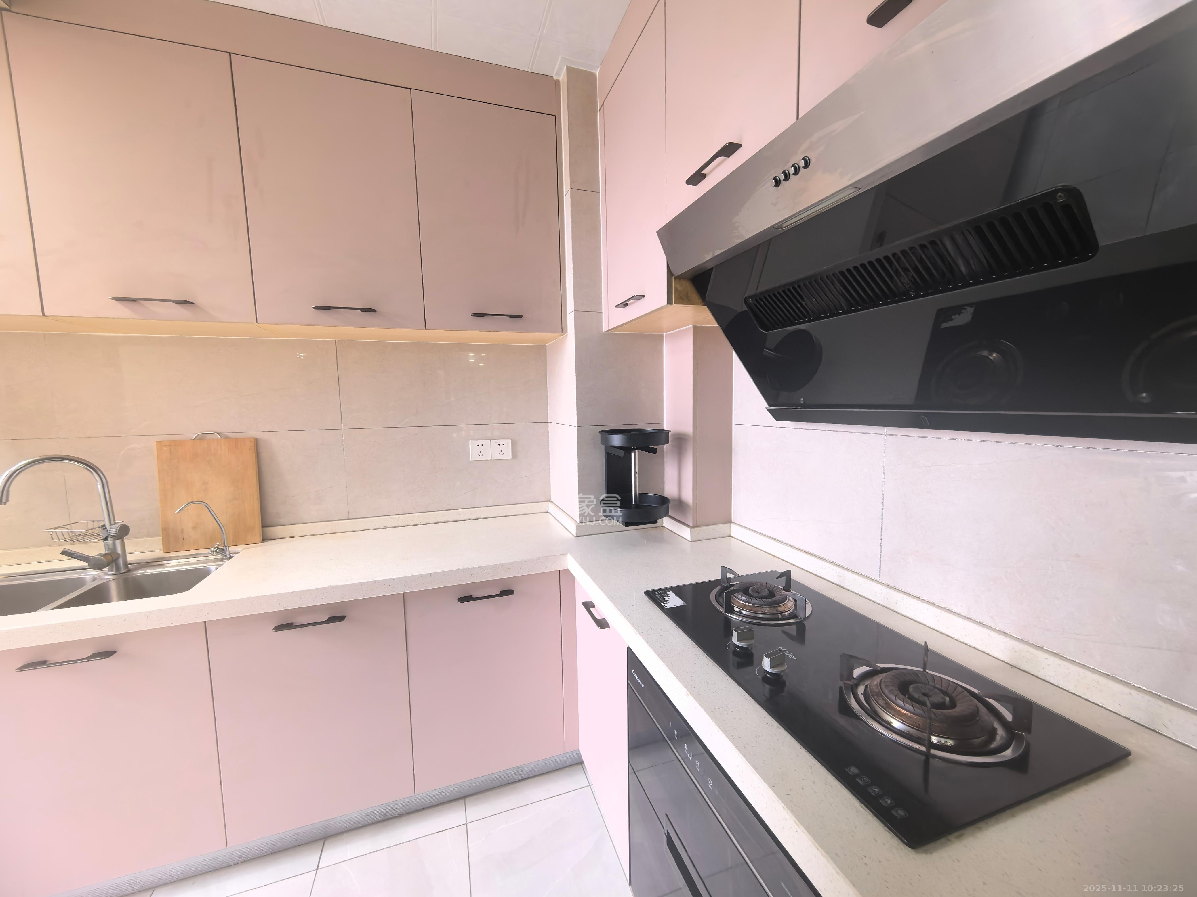 天健城  3室2厅1卫    3700.0元/月室内图