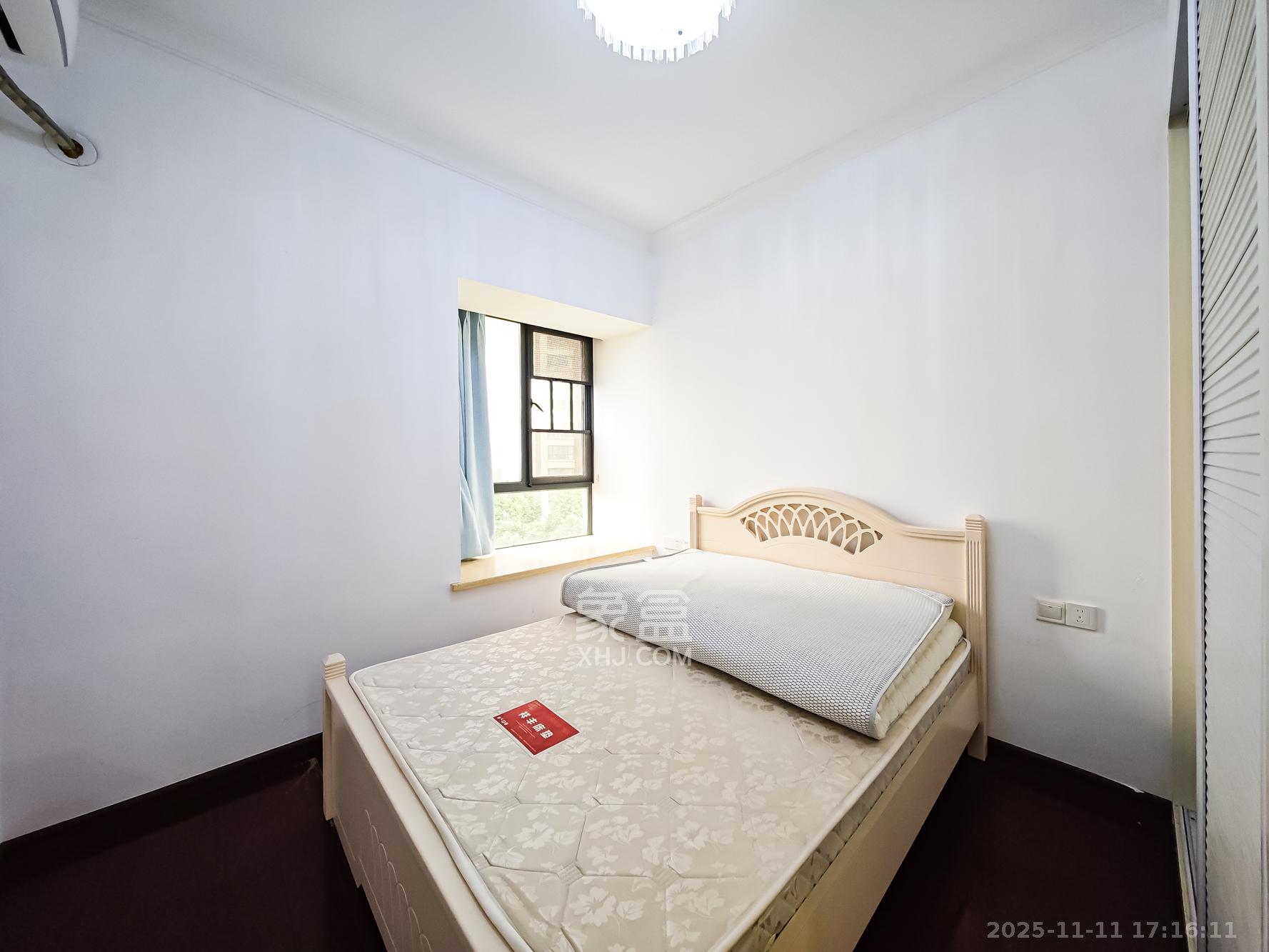 恒鑫山水卿卿  3室2厅2卫    88.0万卧室