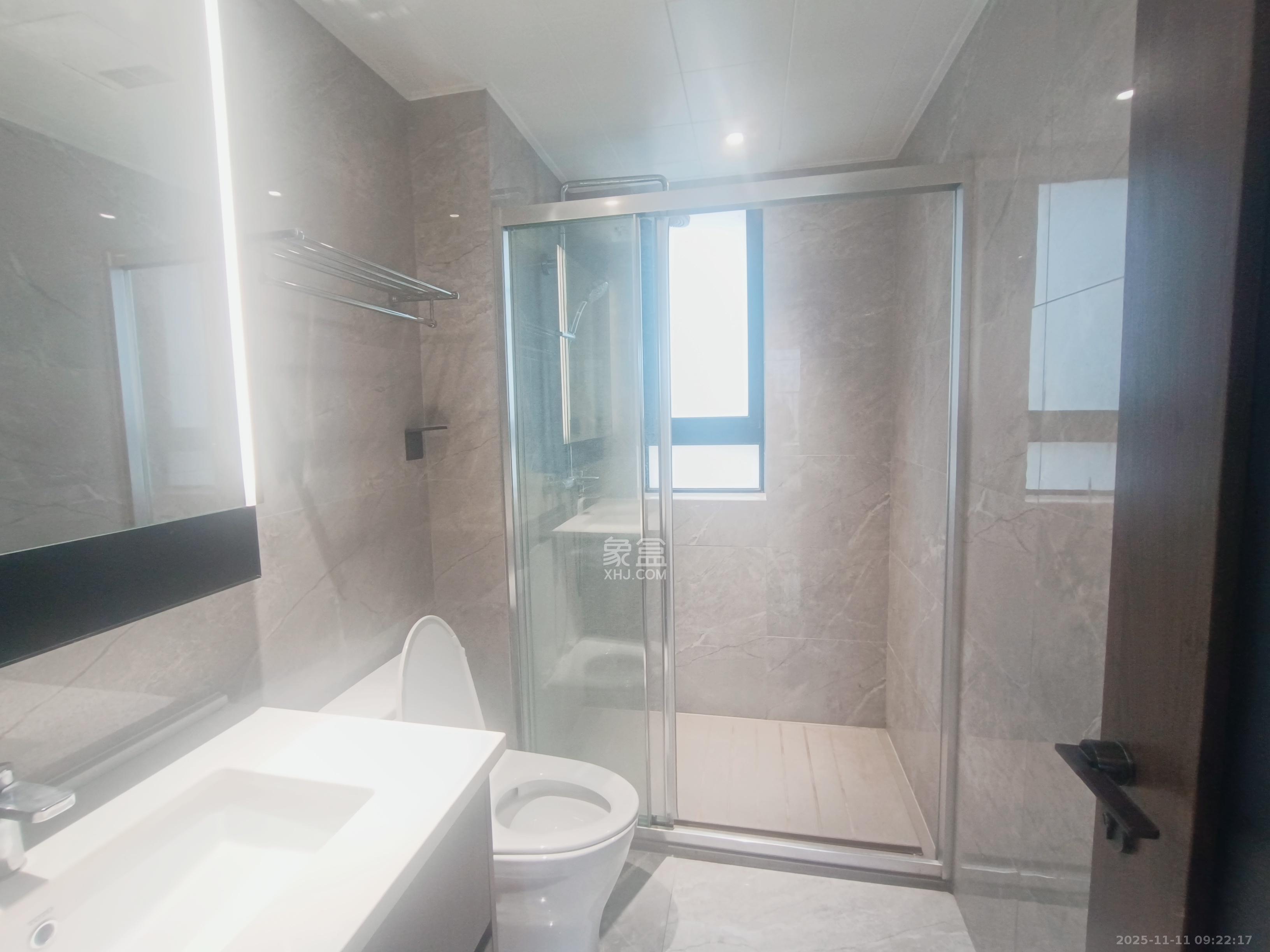 万科滨河道  4室2厅2卫    3000.0元/月室内图