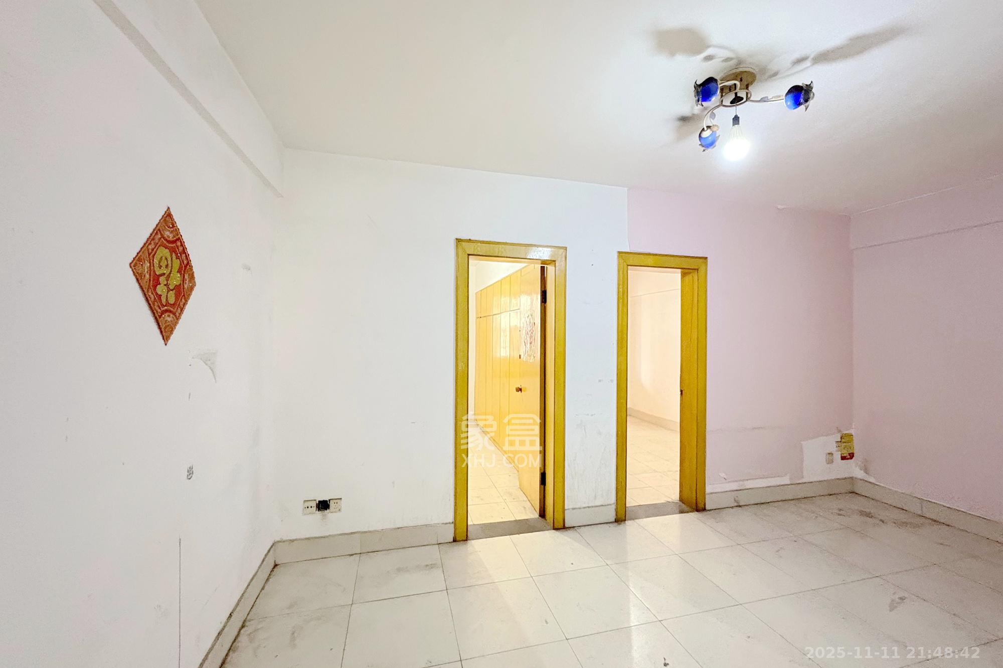 通泰街商居楼 3室1厅1卫 55.0万 通泰街商居楼 3室1厅1卫 55.0万客厅