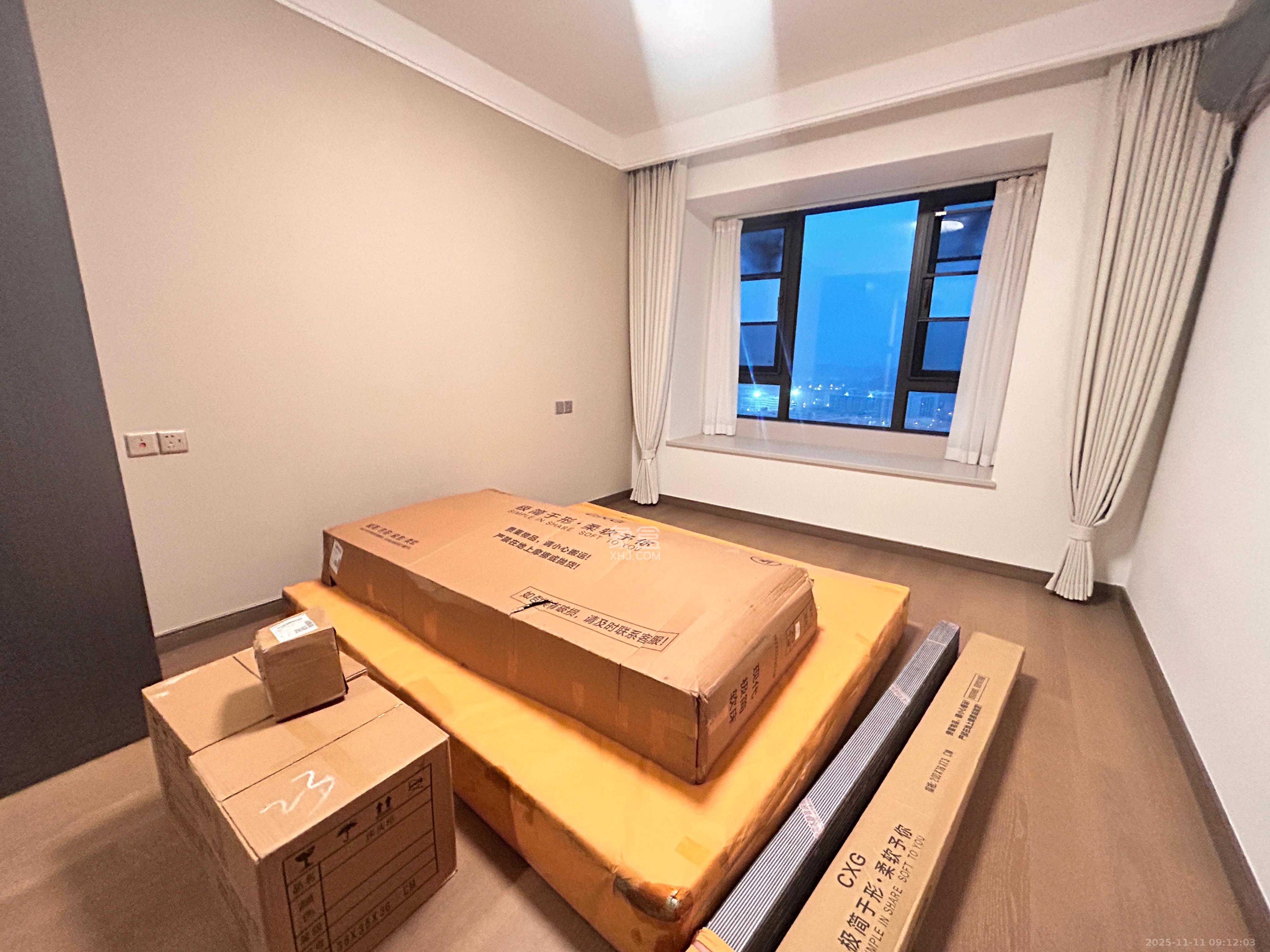 龙湖日盛奕境  3室2厅2卫    2600.0元/月室内图