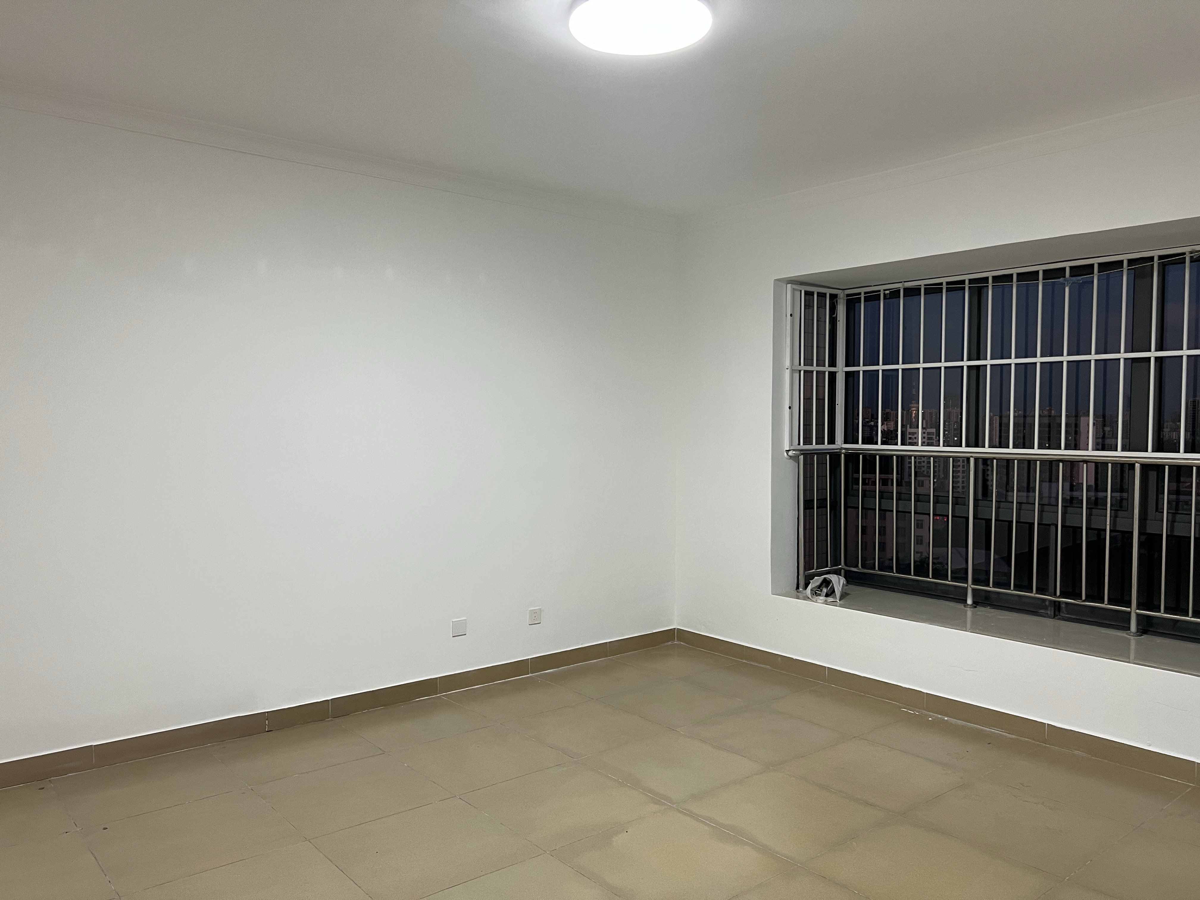 金海广场 2室1厅1卫 2000.0元/月 金海广场 2室1厅1卫 2000.0元/月室内图