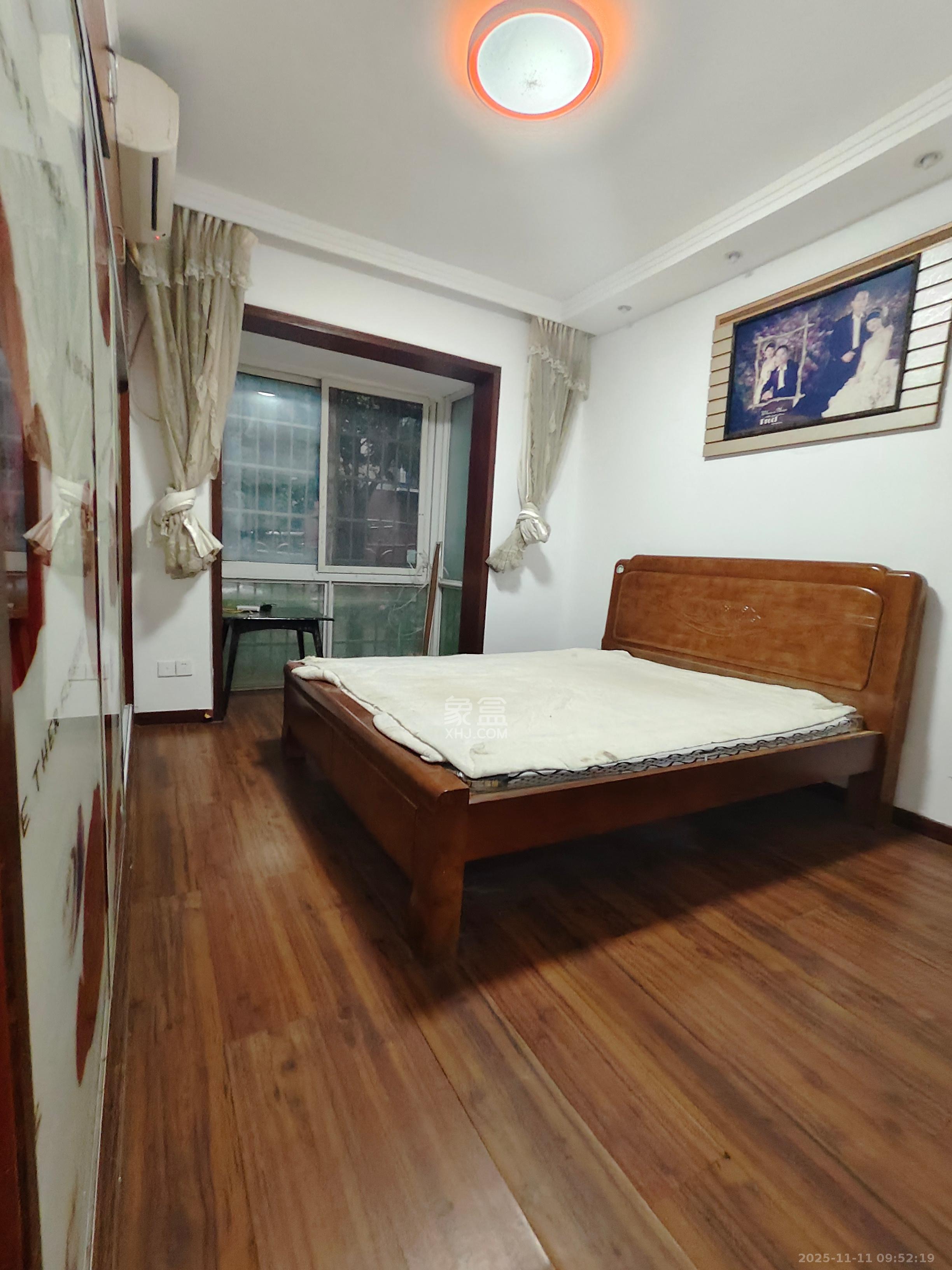 圣力华苑  3室2厅2卫    1800.0元/月室内图