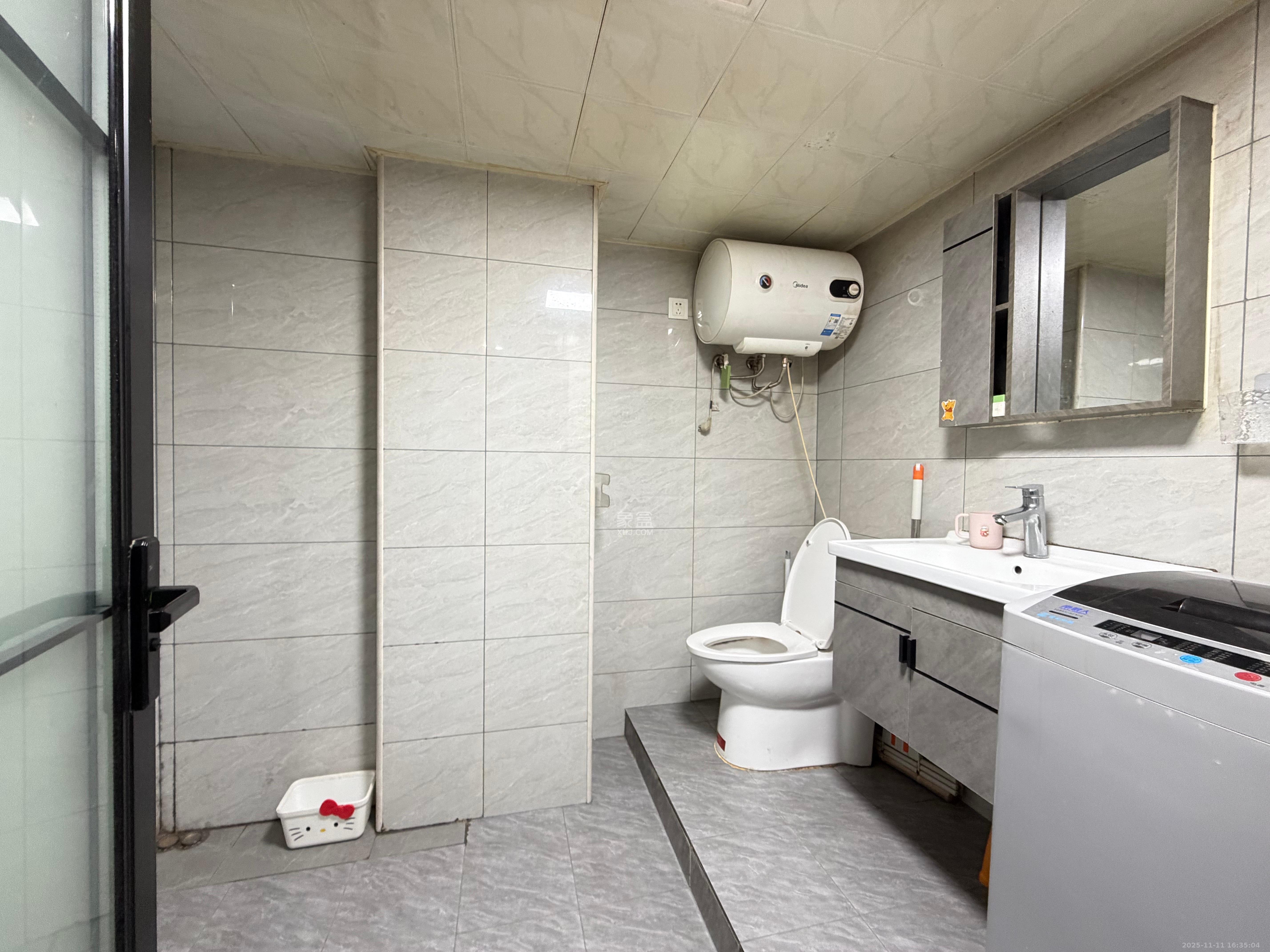 荣盛花语书苑 1室1厅1卫 2000.0元/月 荣盛花语书苑 1室1厅1卫 2000.0元/月室内图