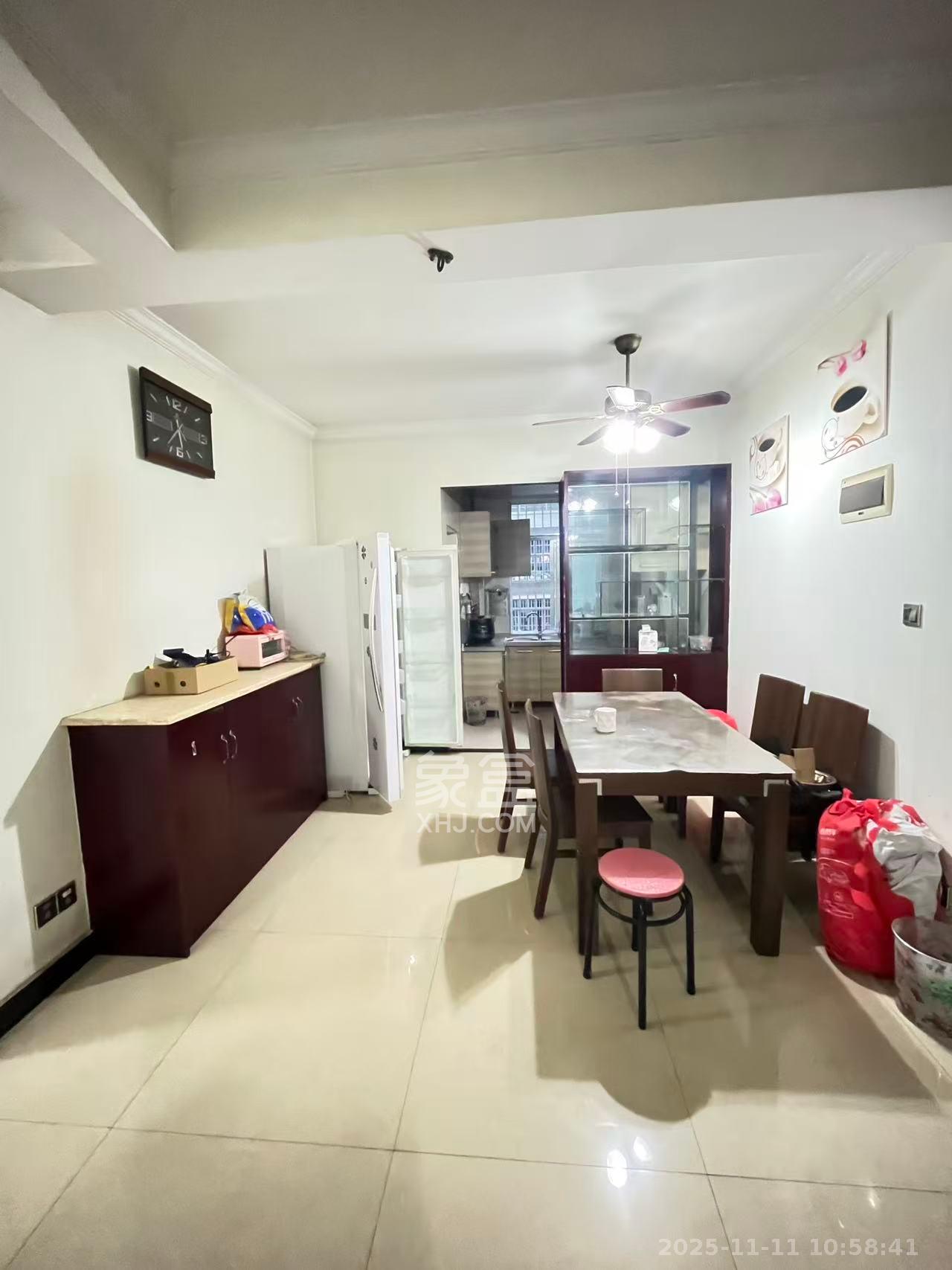 锑都家园  3室2厅2卫    1500.0元/月室内图