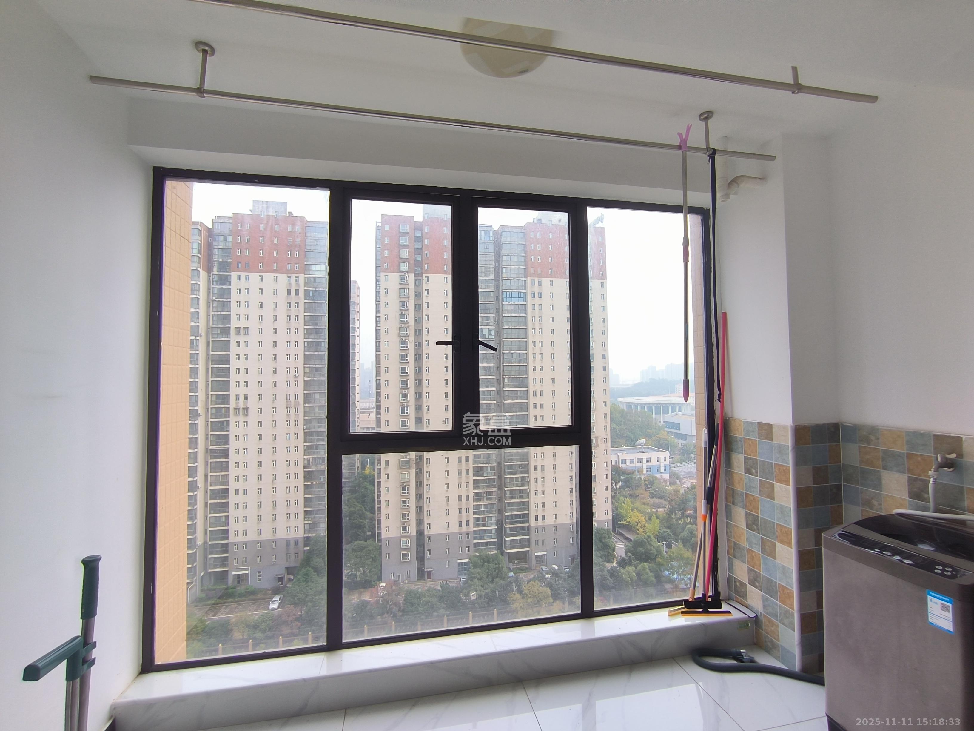 鸿邦国际城  3室2厅1卫    2000.0元/月室内图