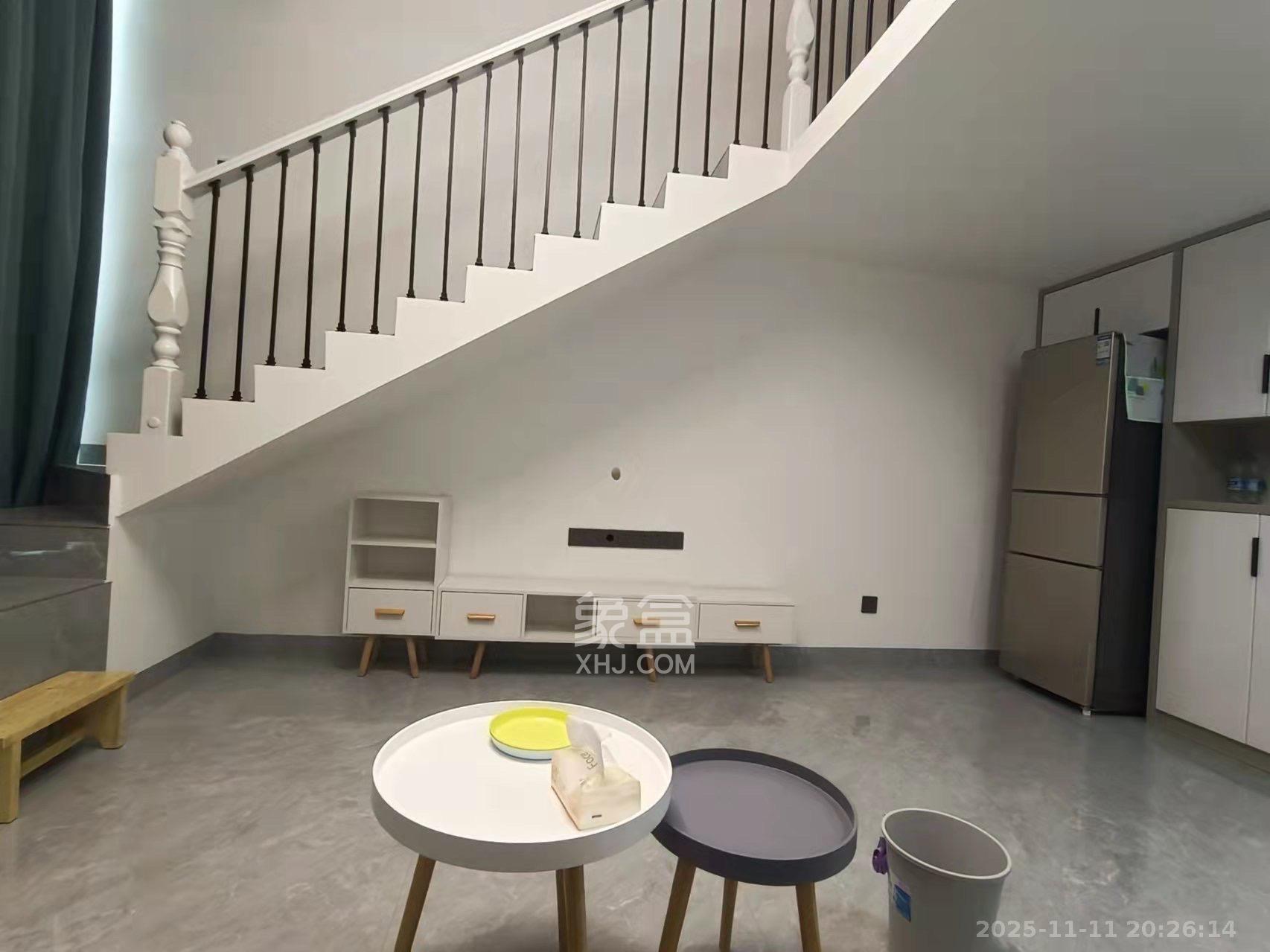 中交广场公寓  1室1厅1卫    2000.0元/月室内图