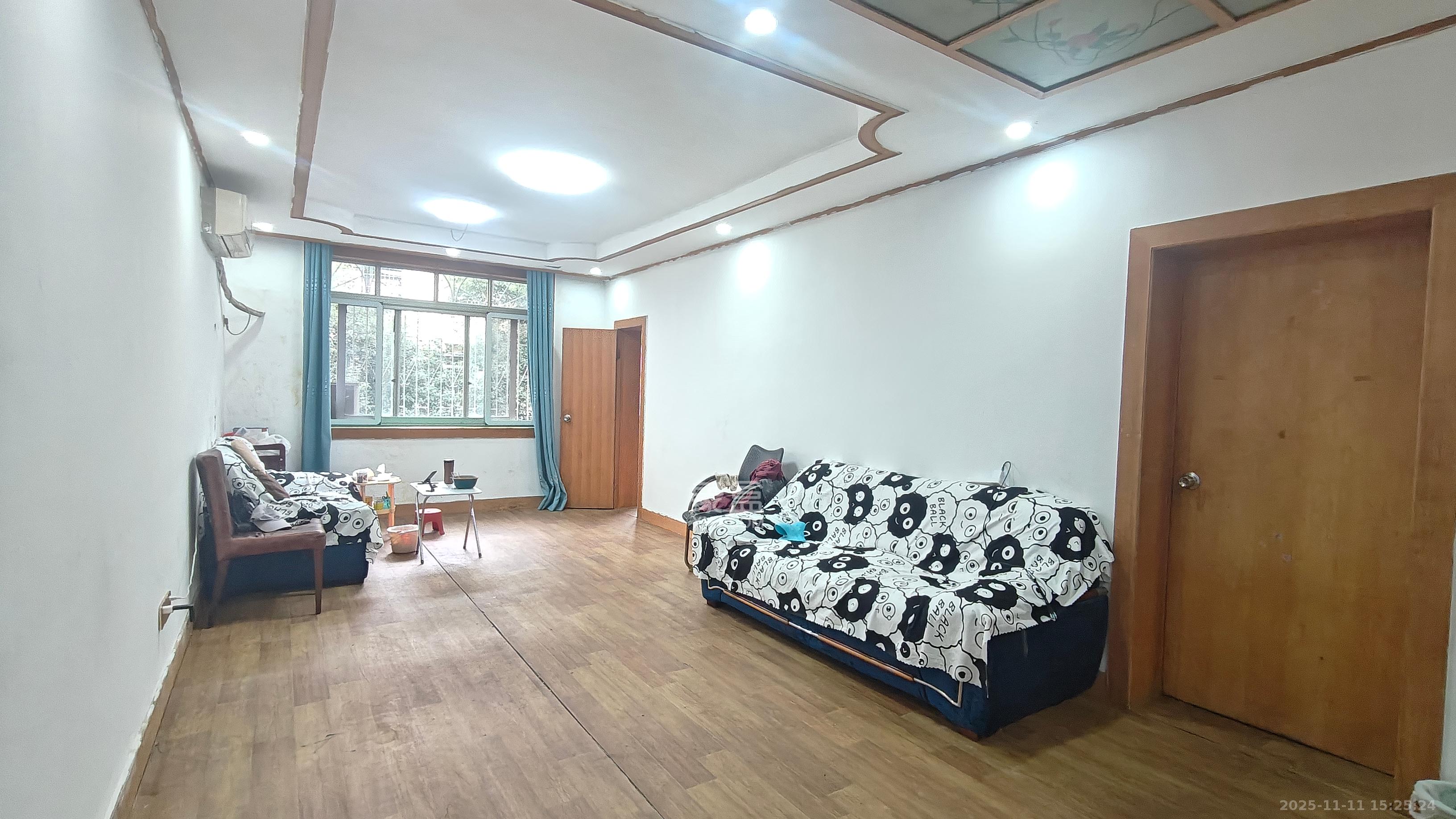 文艺路散盘  2室1厅1卫    2200.0元/月