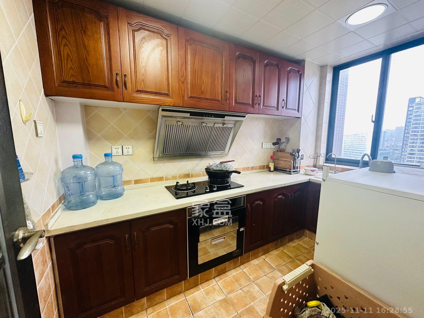 西子花苑  3室1厅1卫    3000.0元/月室内图