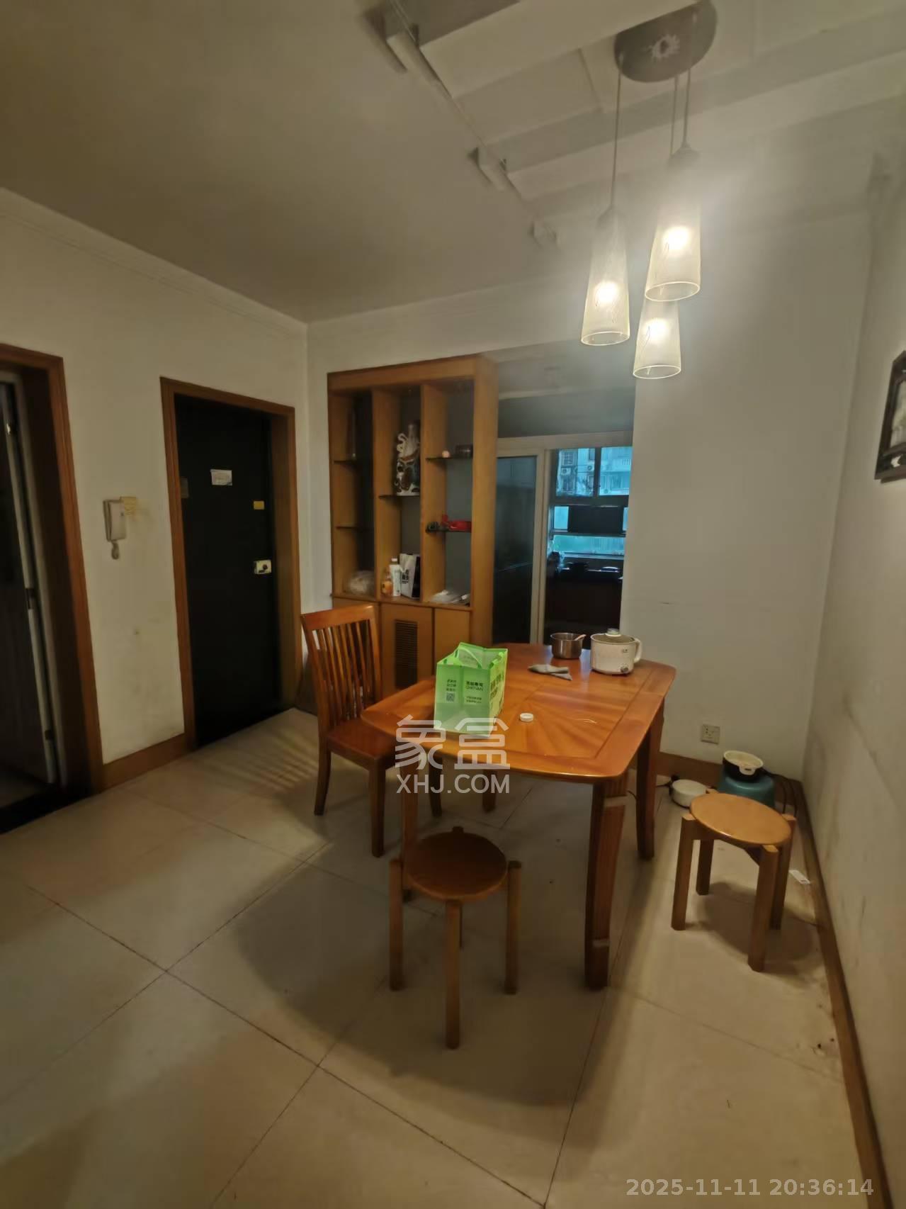 德政园  3室1厅1卫    1900.0元/月室内图