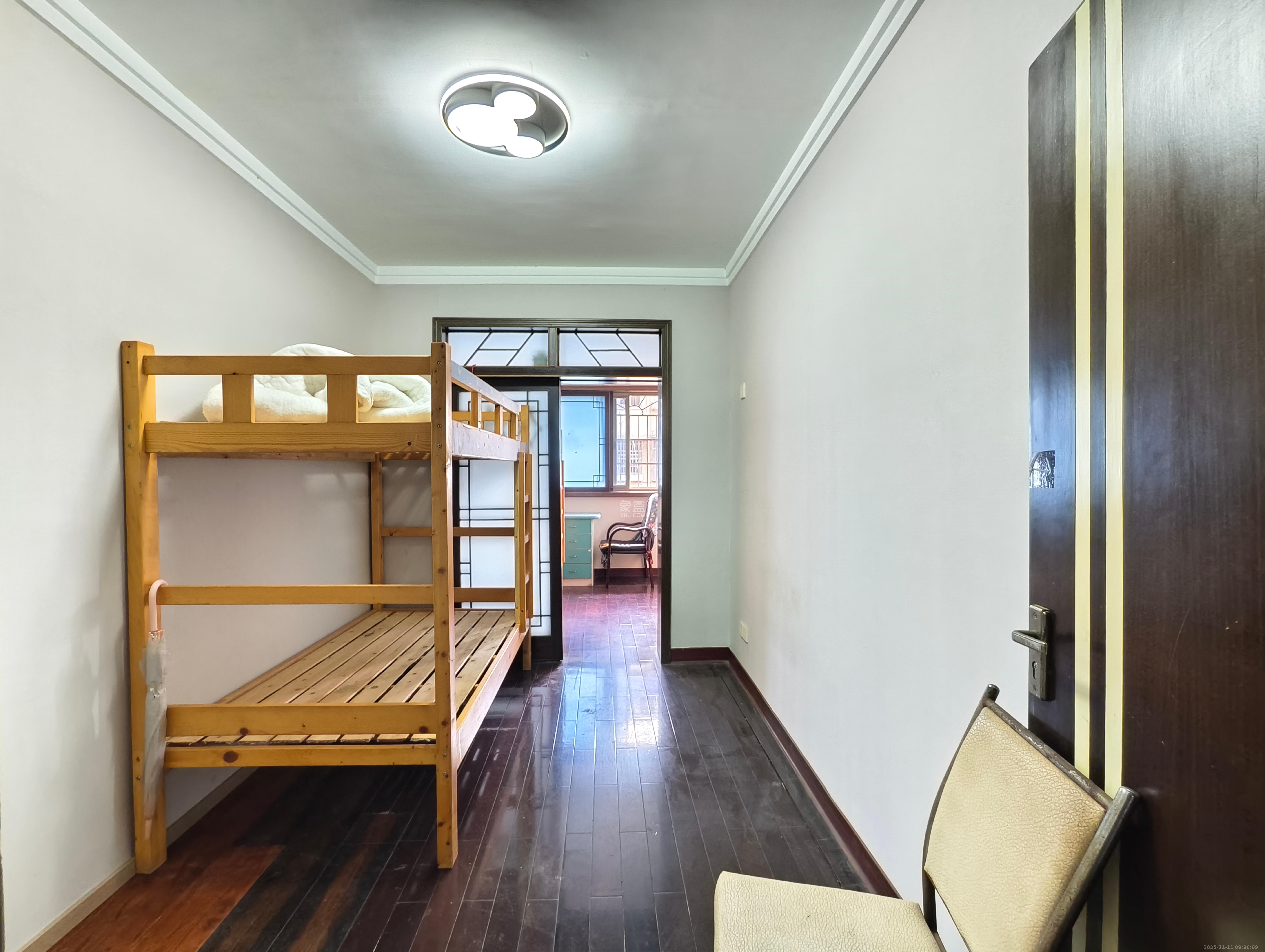 岳银小区(一二三五村) 3室2厅2卫 2400.0元/月 岳银小区(一二三五村) 3室2厅2卫 2400.0元/月室内图