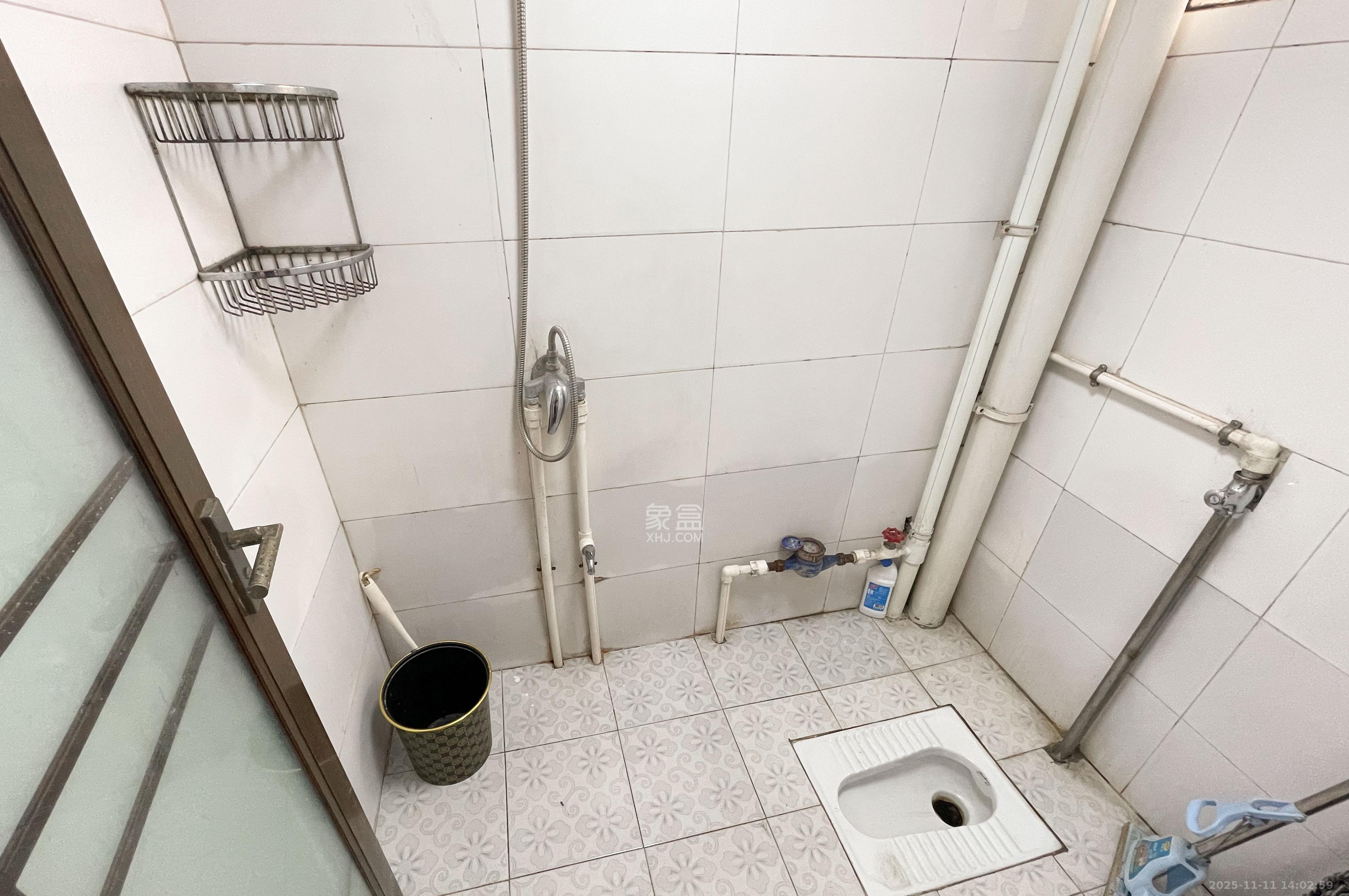 汽车西站商贸城（河西望城坡）  4室1厅1卫    65.0万卫生间