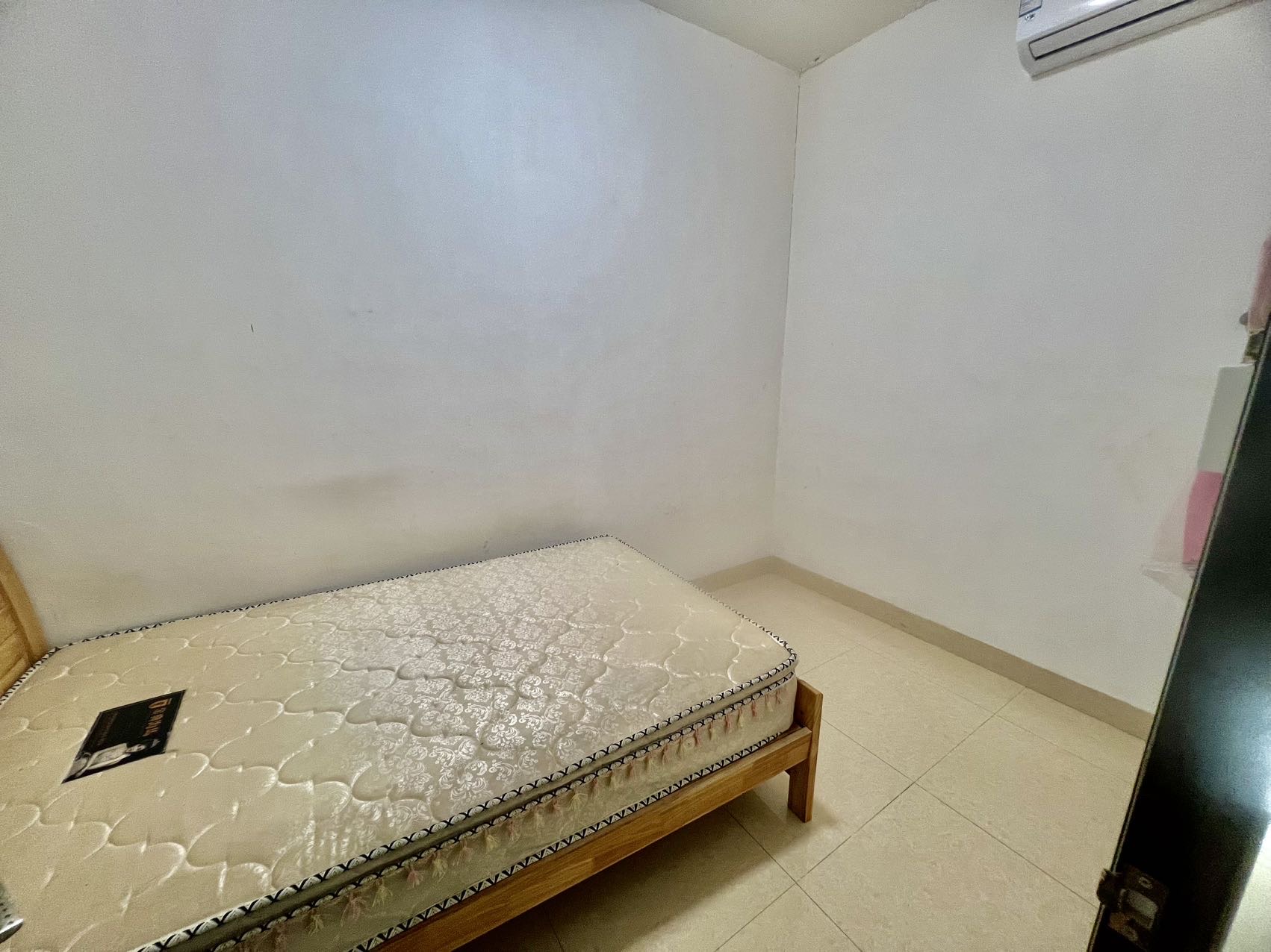 科技大厦(义龙路) 3室2厅1卫 70.0万 科技大厦(义龙路) 3室2厅1卫 70.0万客厅