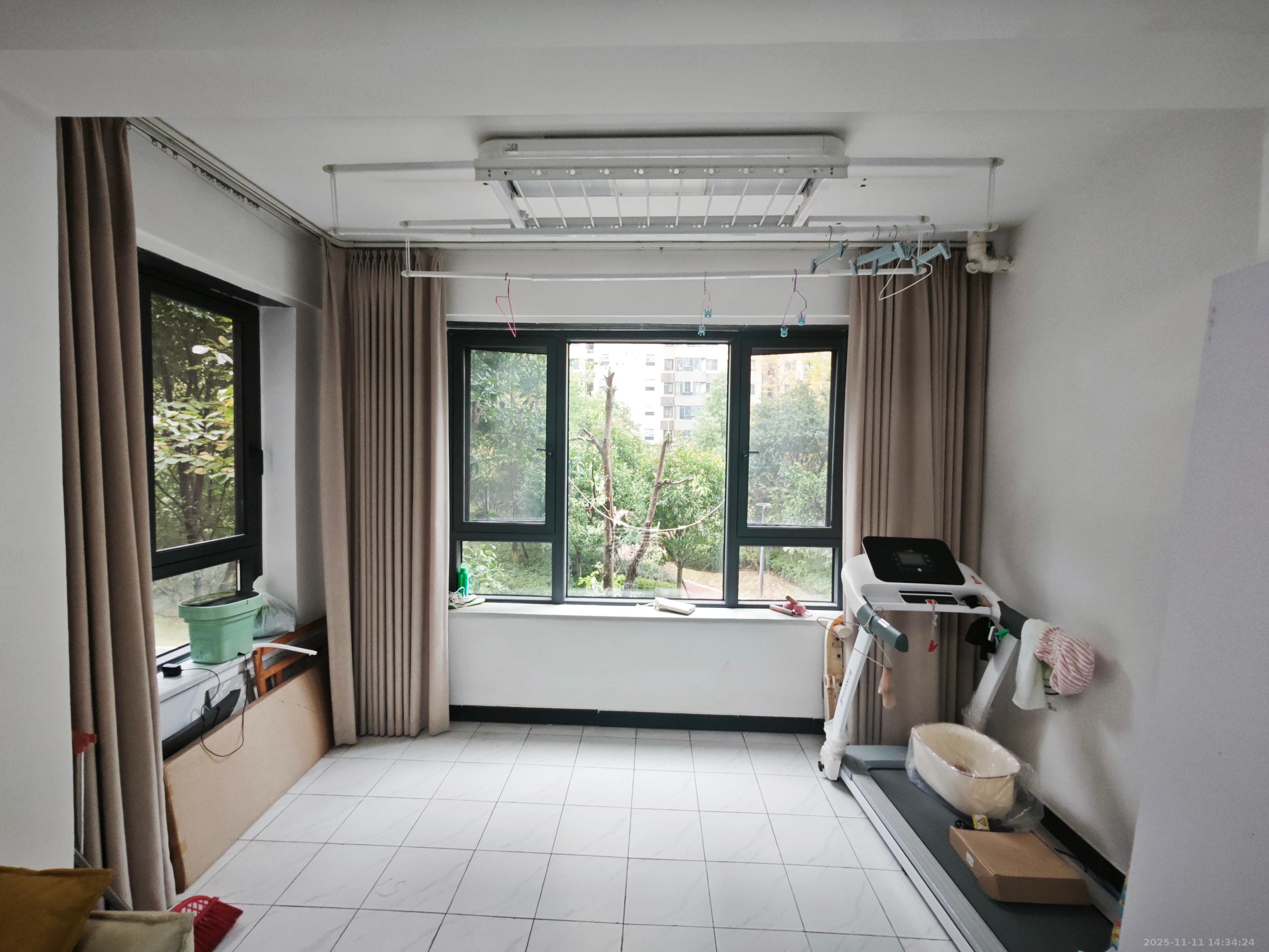 长房云时代 3室2厅1卫 1900.0元/月 长房云时代 3室2厅1卫 1900.0元/月室内图