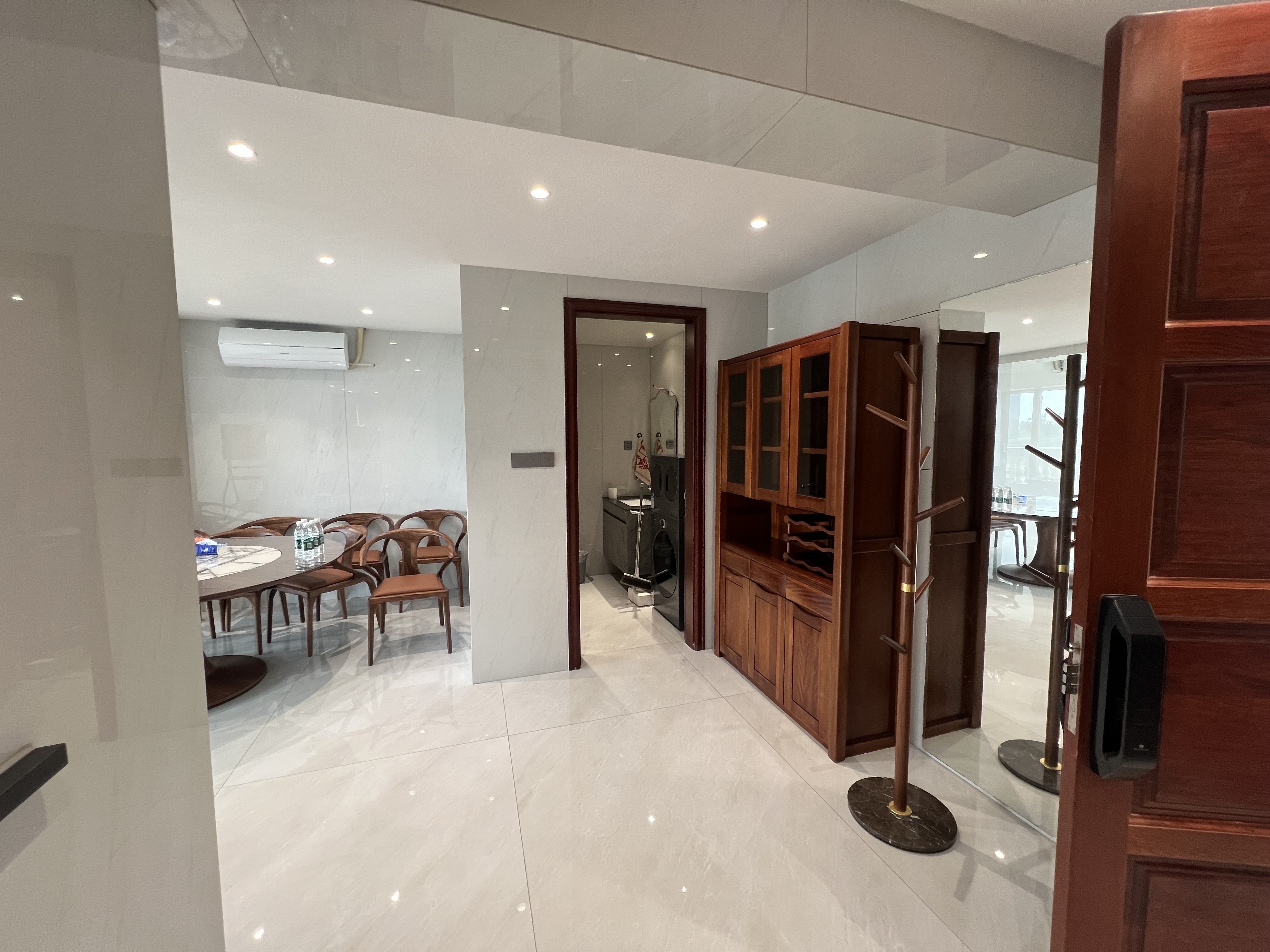 美视高尔夫 3室2厅2卫 10000.0元/月 美视高尔夫 3室2厅2卫 10000.0元/月室内图