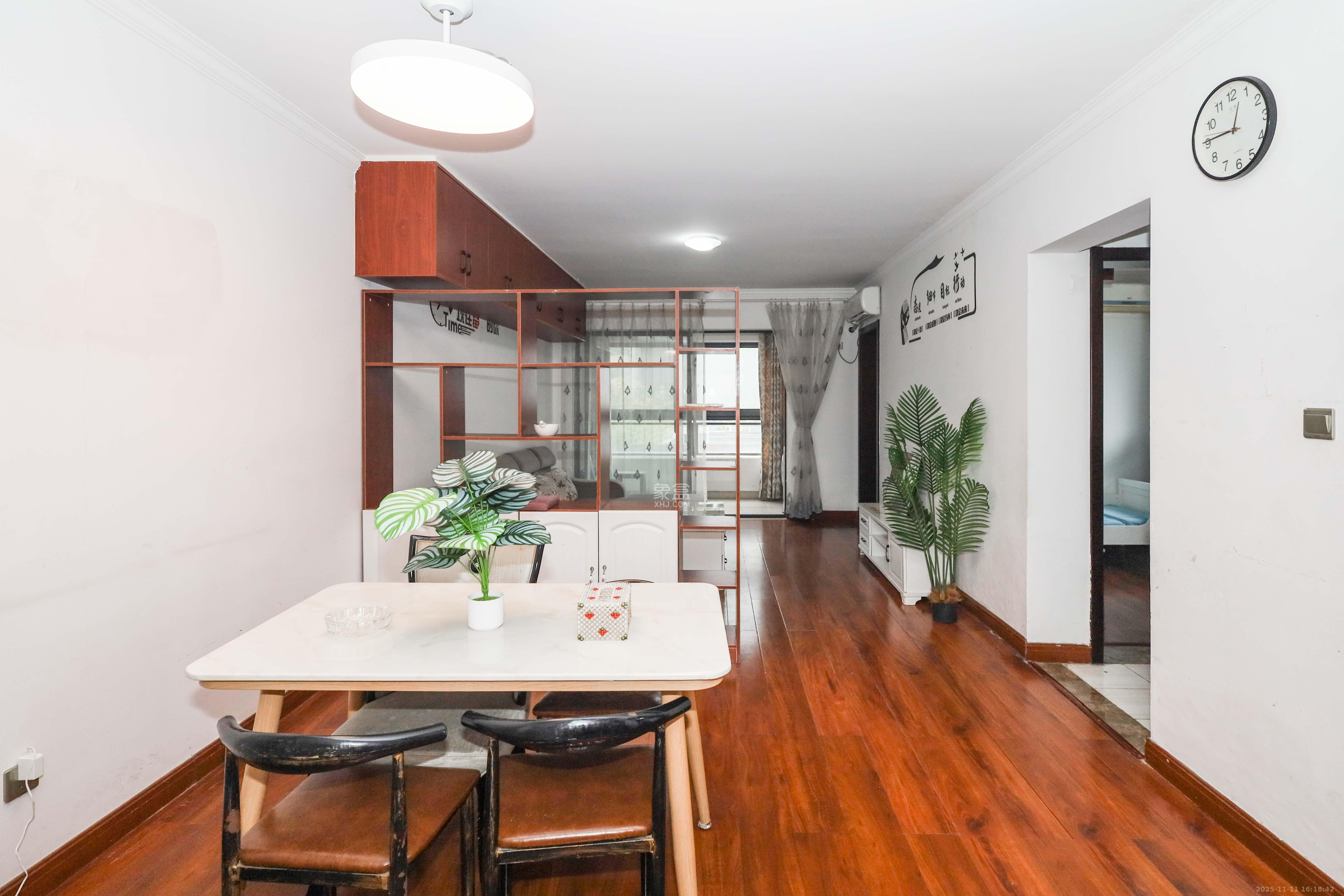 好莱城（弘德西街）  2室2厅1卫    60.8万客厅