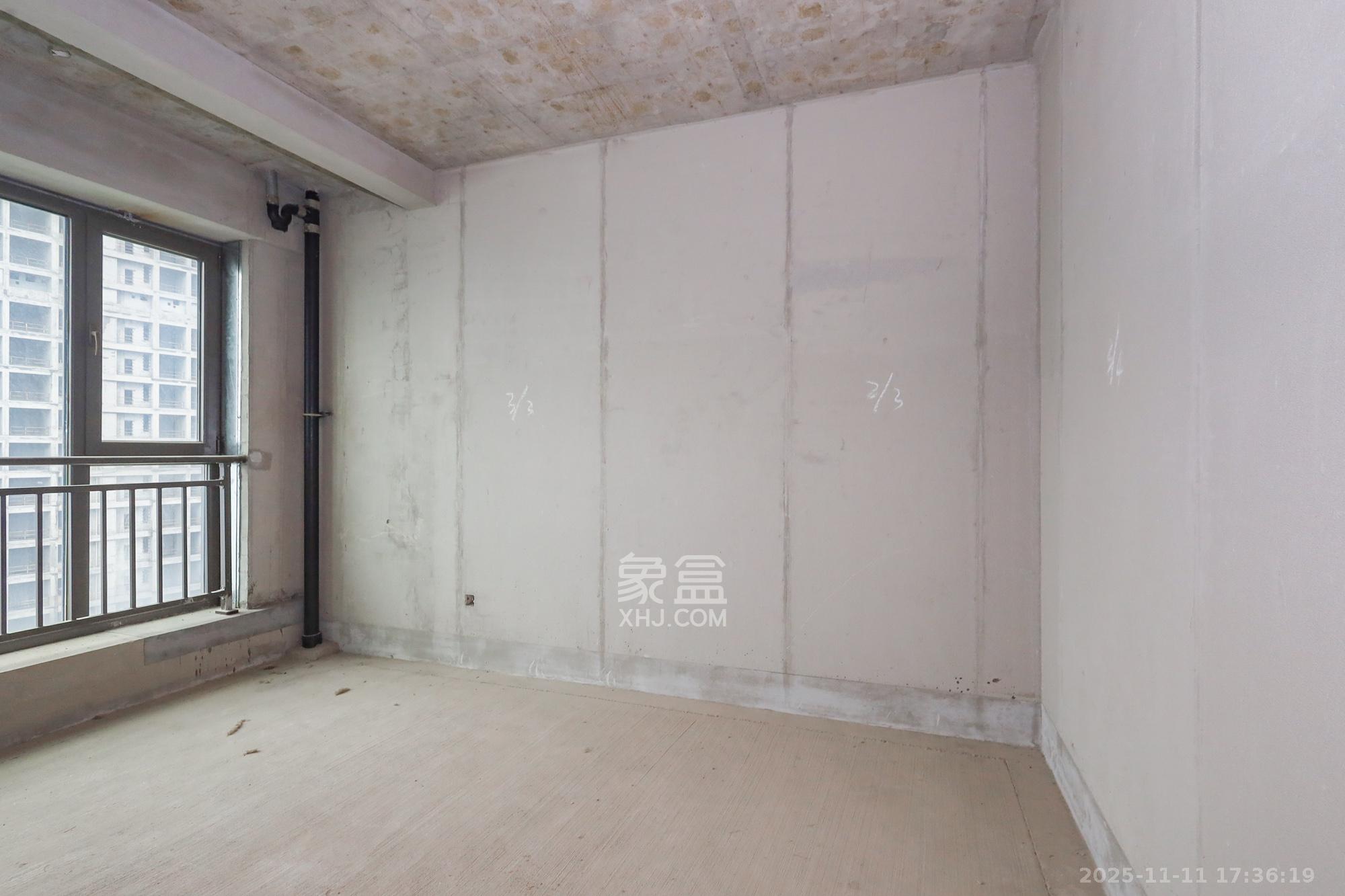 远洋外滩壹号  4室2厅2卫    380.8万卧室