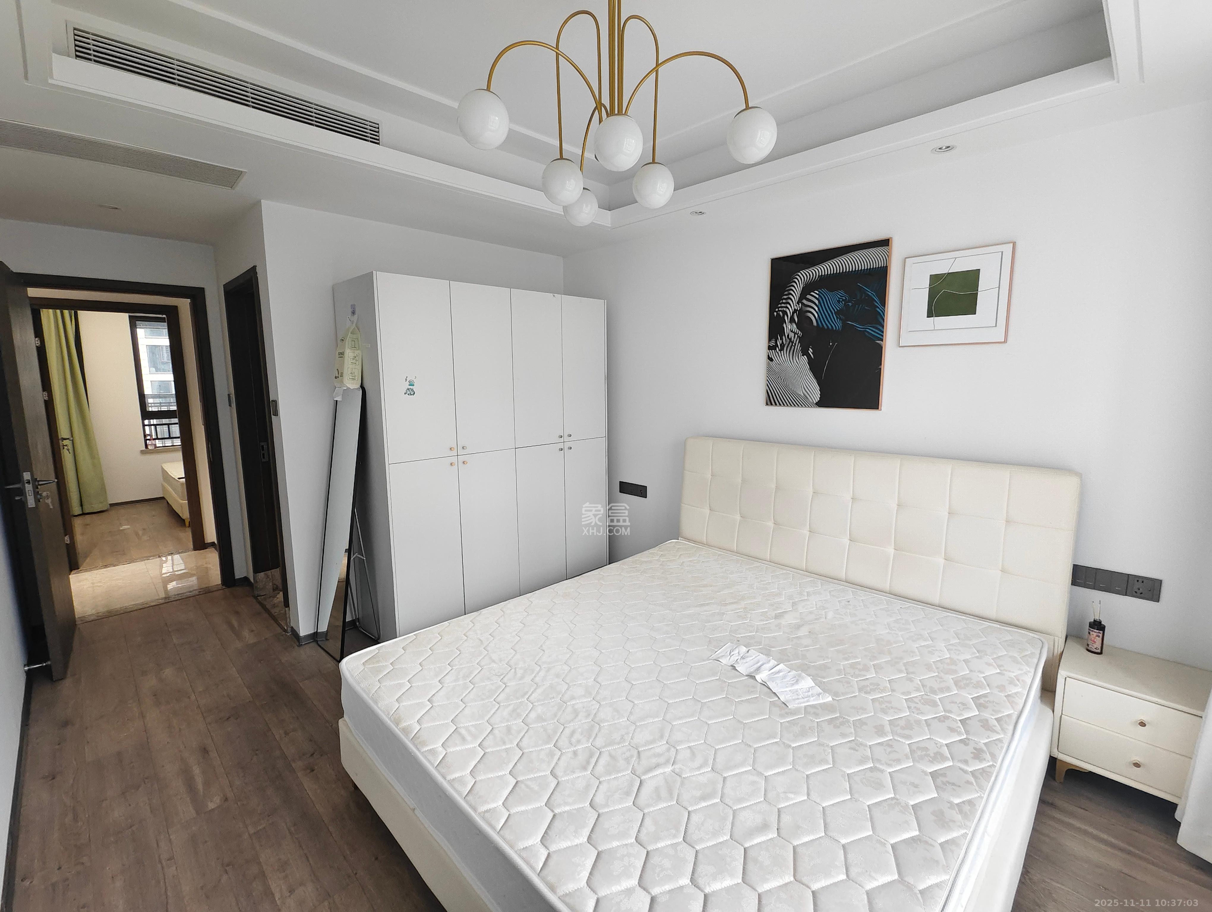 荣盛锦绣学府  4室2厅2卫    2700.0元/月室内图