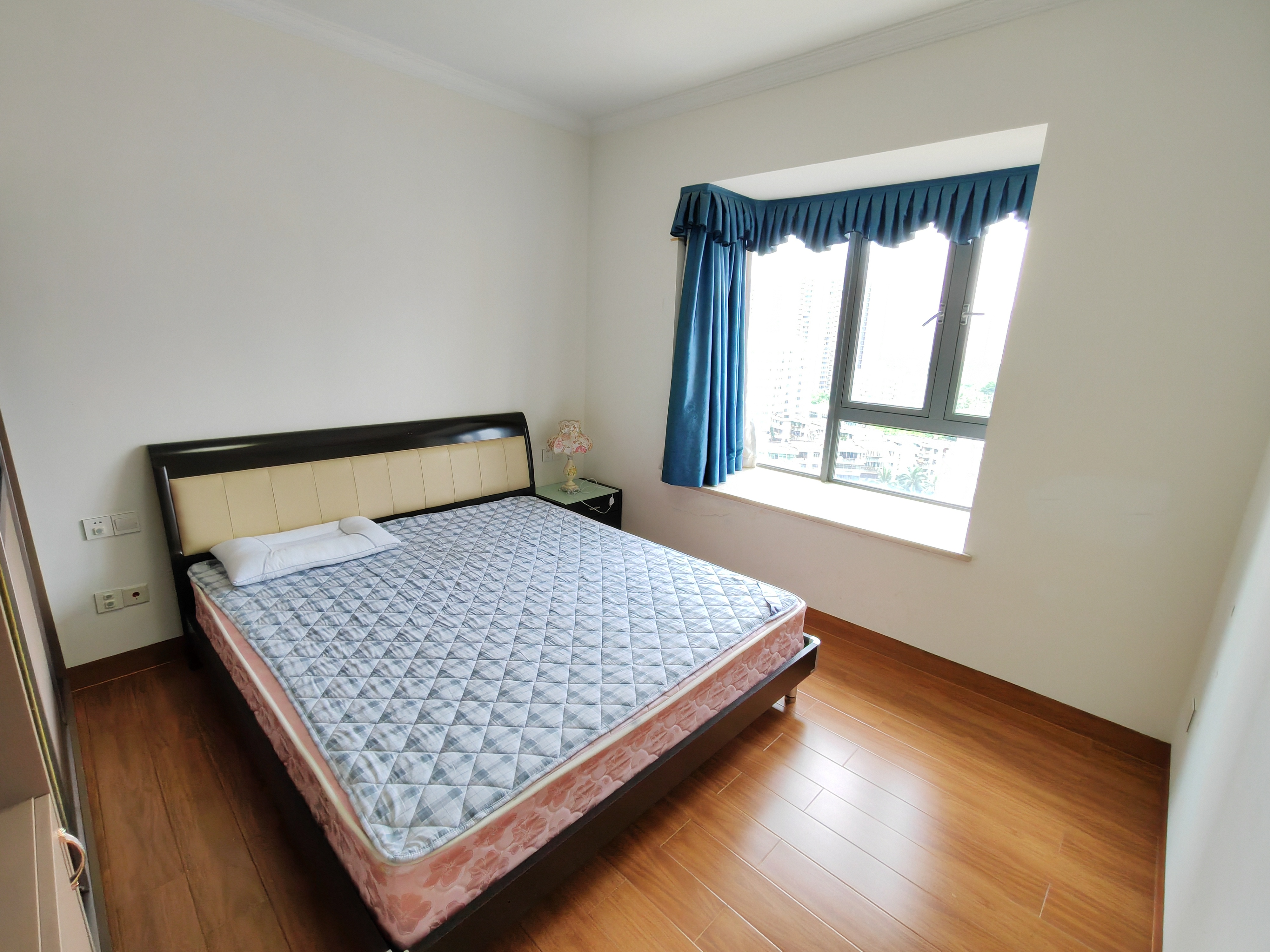 海航豪庭南苑  3室2厅2卫    5000.0元/月室内图