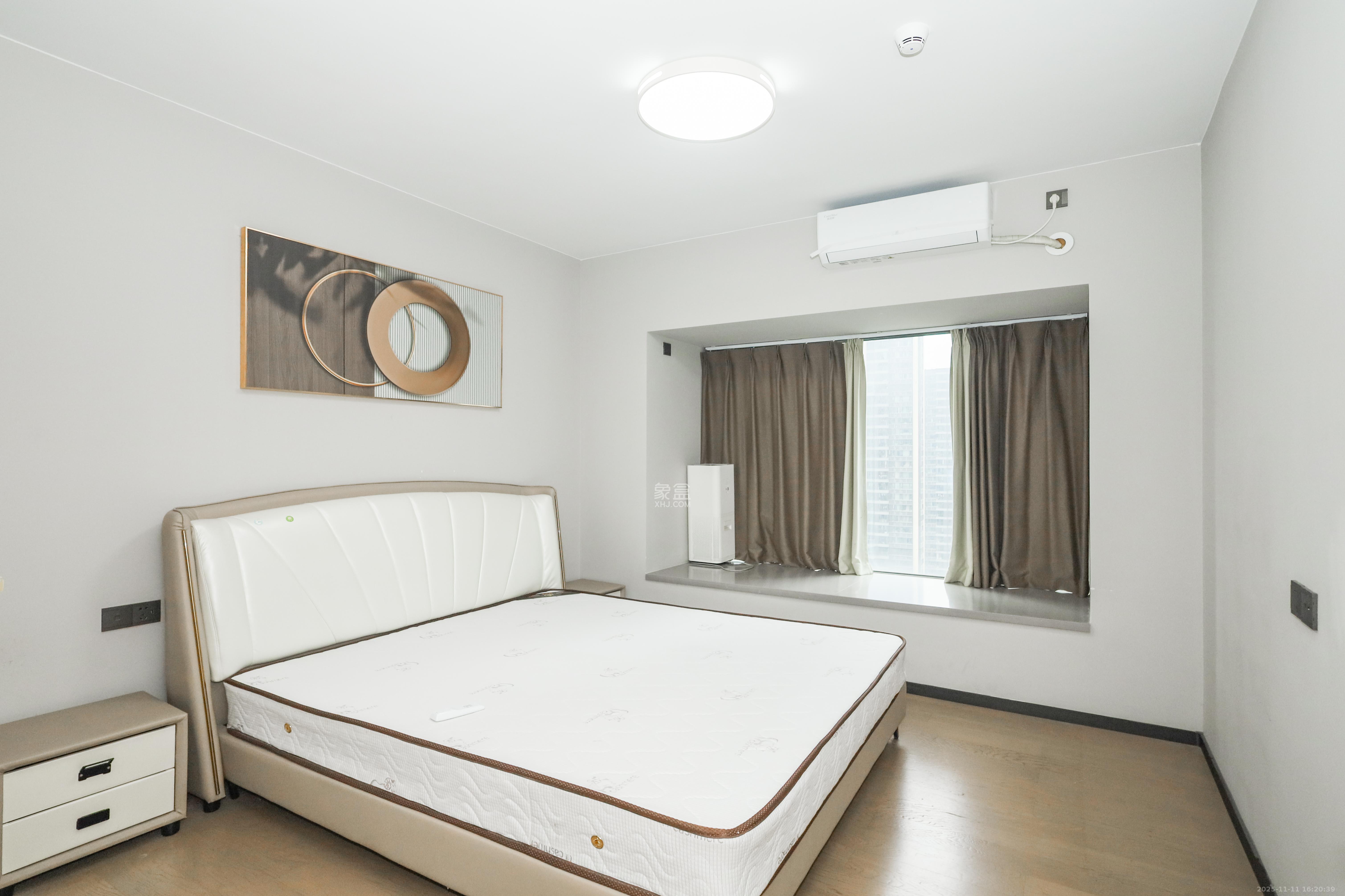 时代梅溪领峰  4室2厅2卫    168.0万卧室