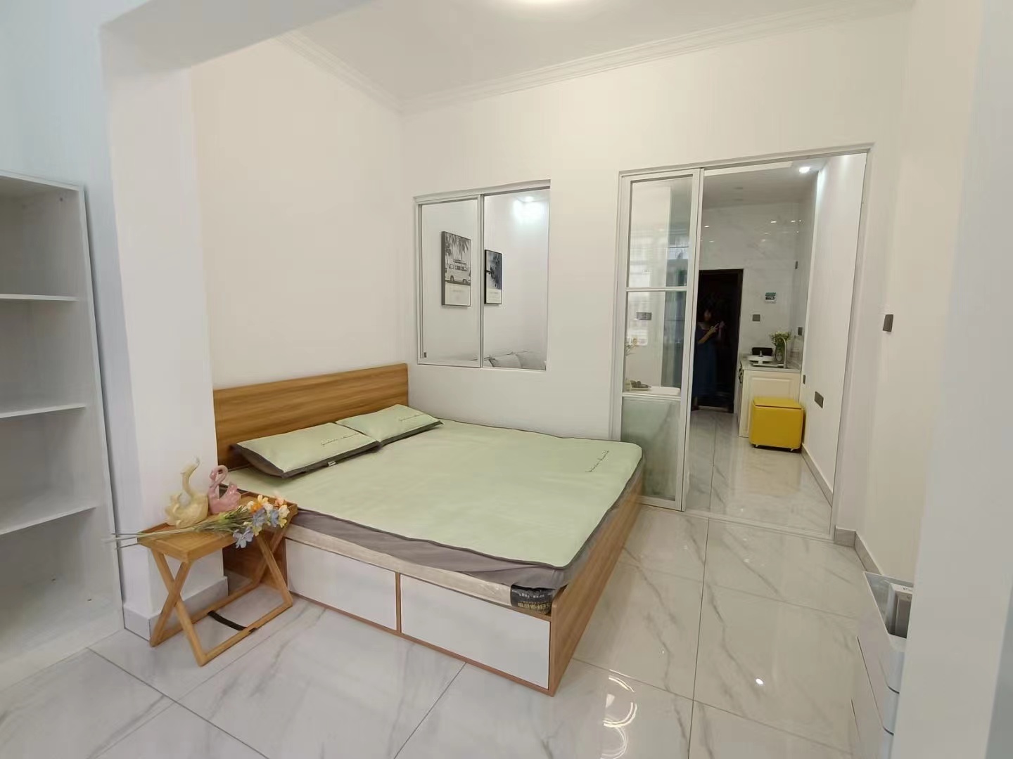 杭州大厦  1室1厅1卫    1600.0元/月室内图