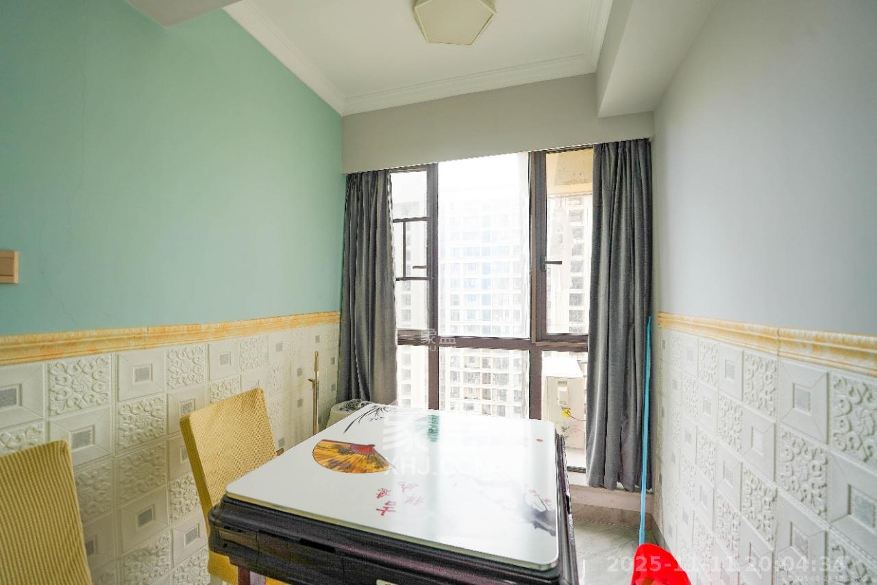 绿地新都会  2室1厅1卫    2000.0元/月室内图