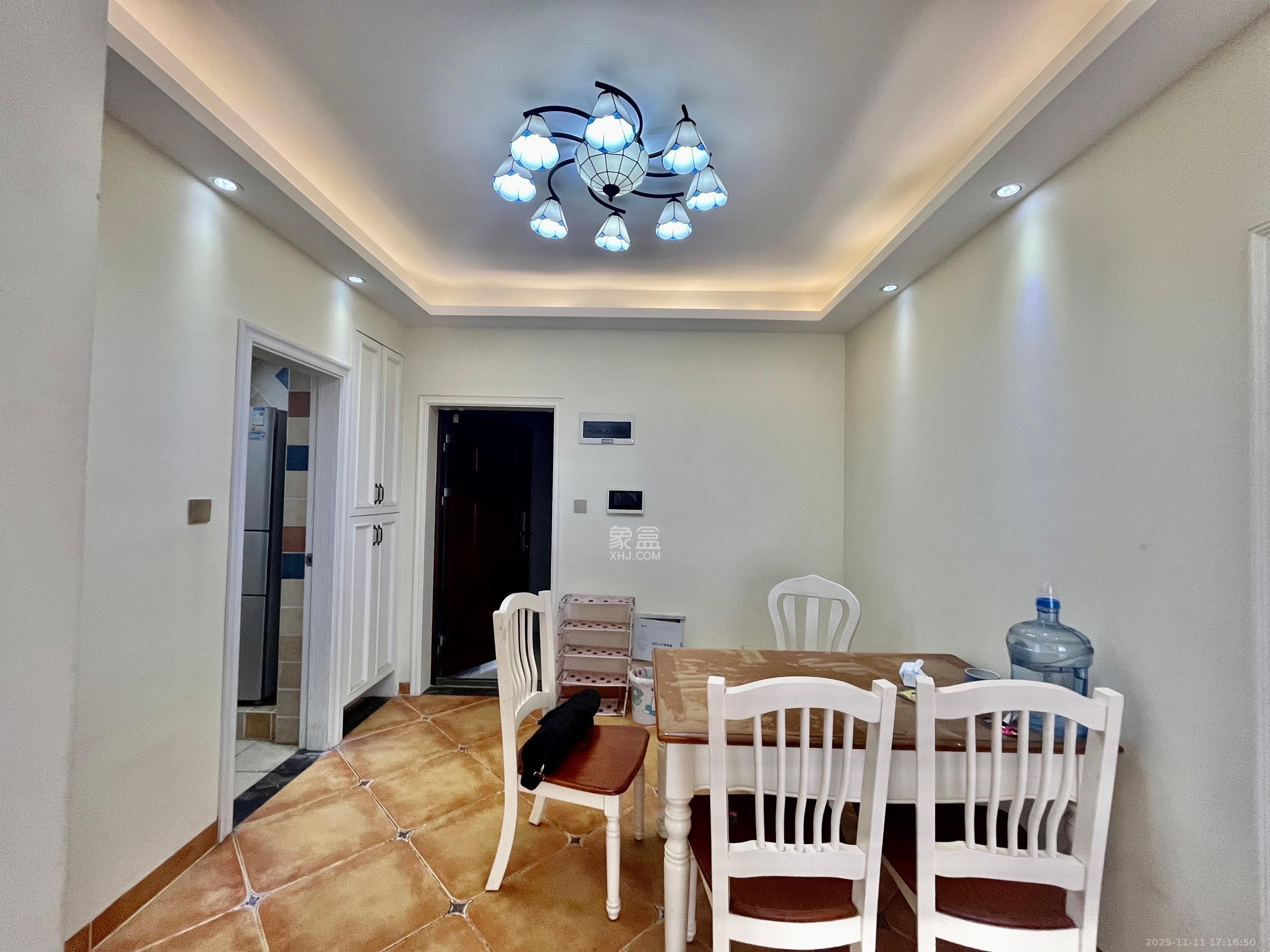 盛世耀凯  2室2厅1卫    2400.0元/月室内图