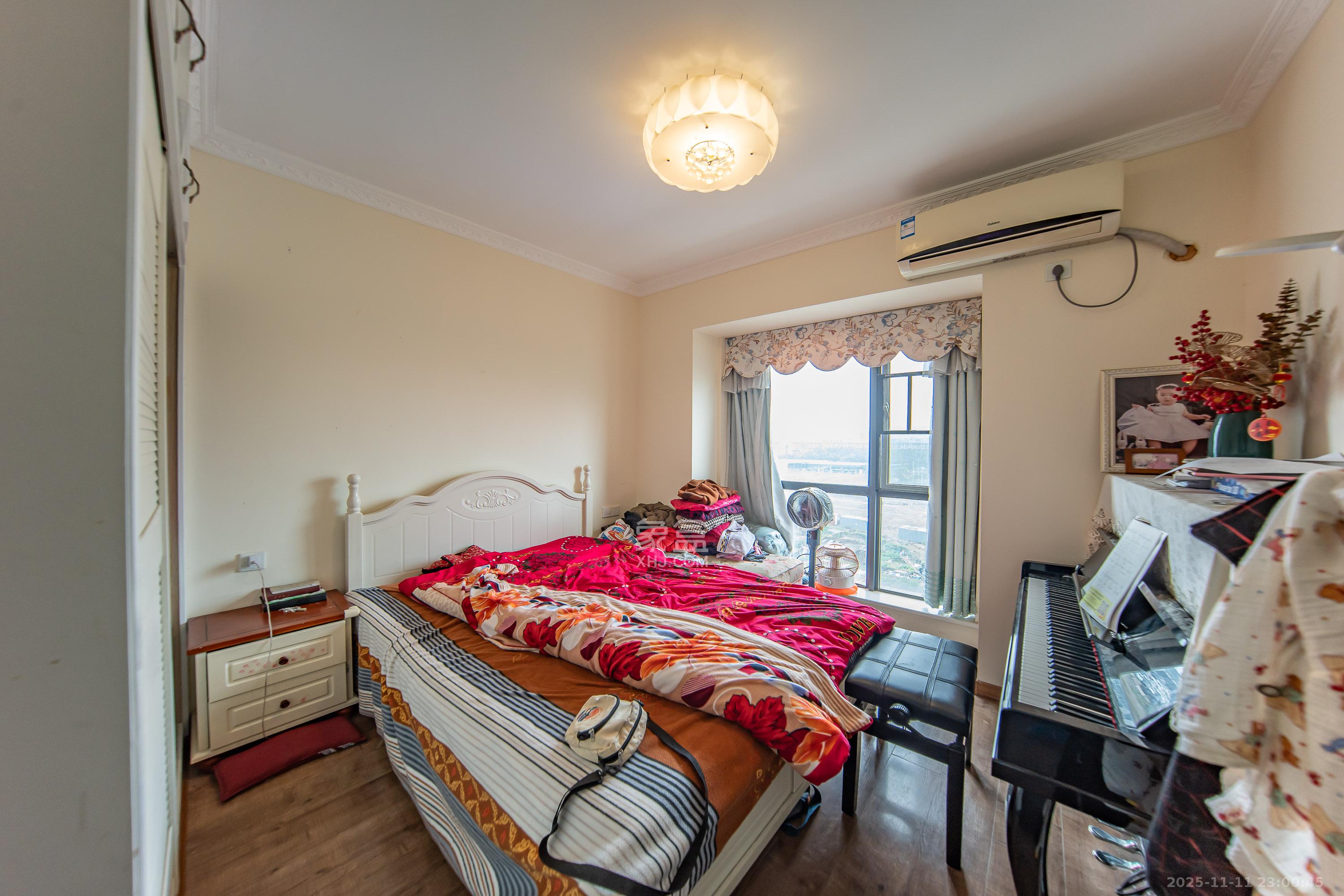 兰亭湾畔 3室2厅1卫 88.0万 兰亭湾畔 3室2厅1卫 88.0万卧室