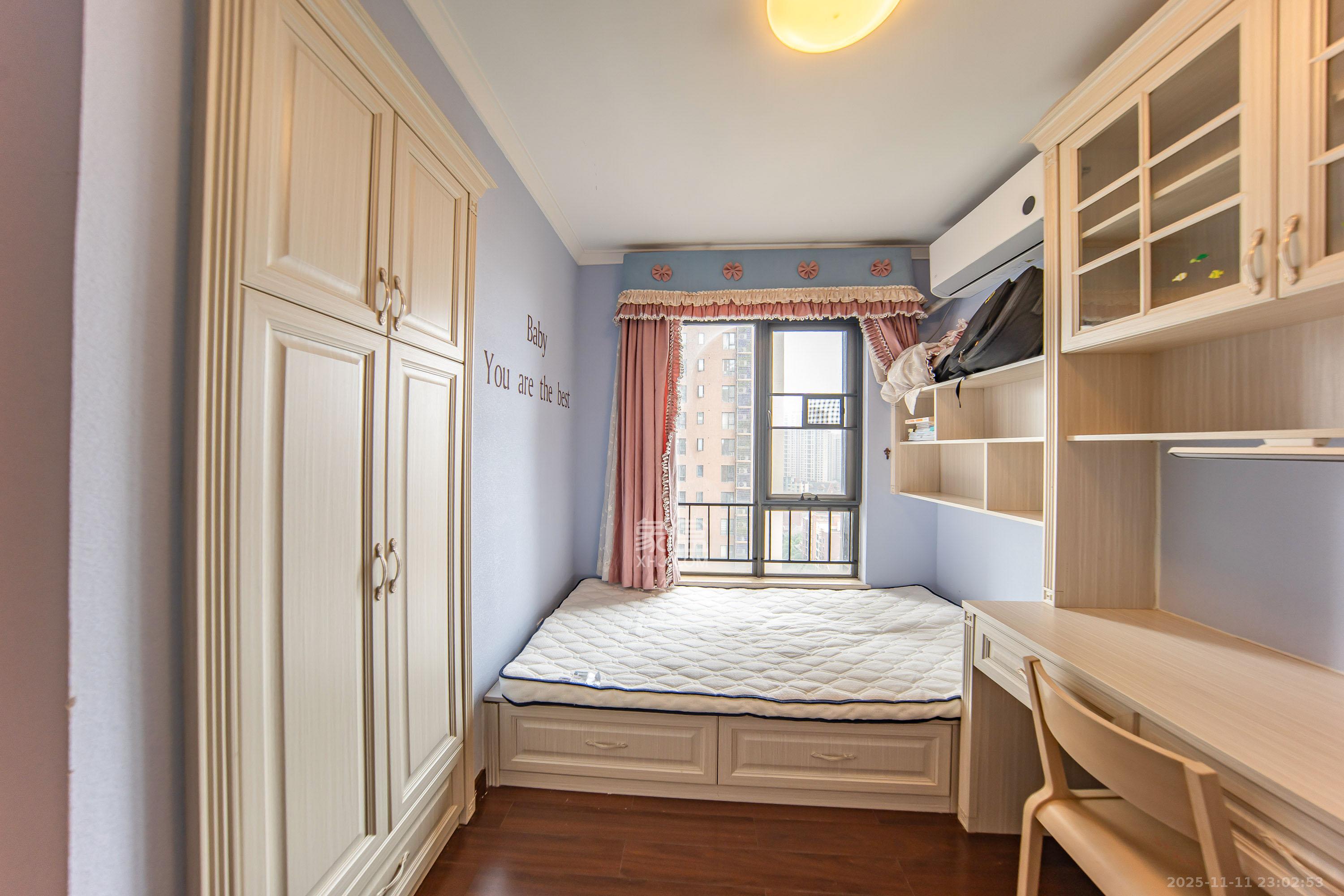 万科白鹭郡  3室2厅1卫    122.8万卧室