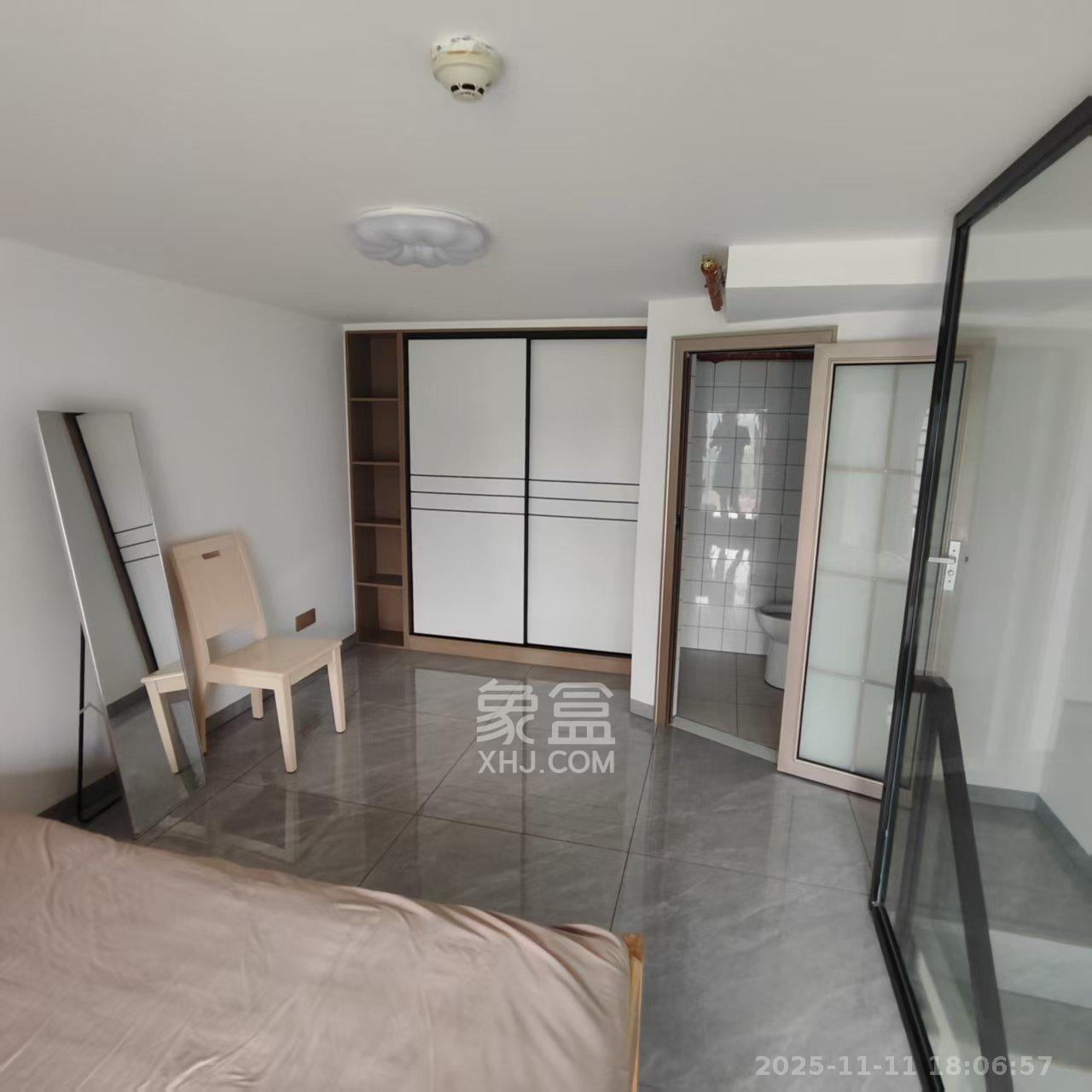 万科金色梦想A区  1室1厅1卫    1900.0元/月室内图