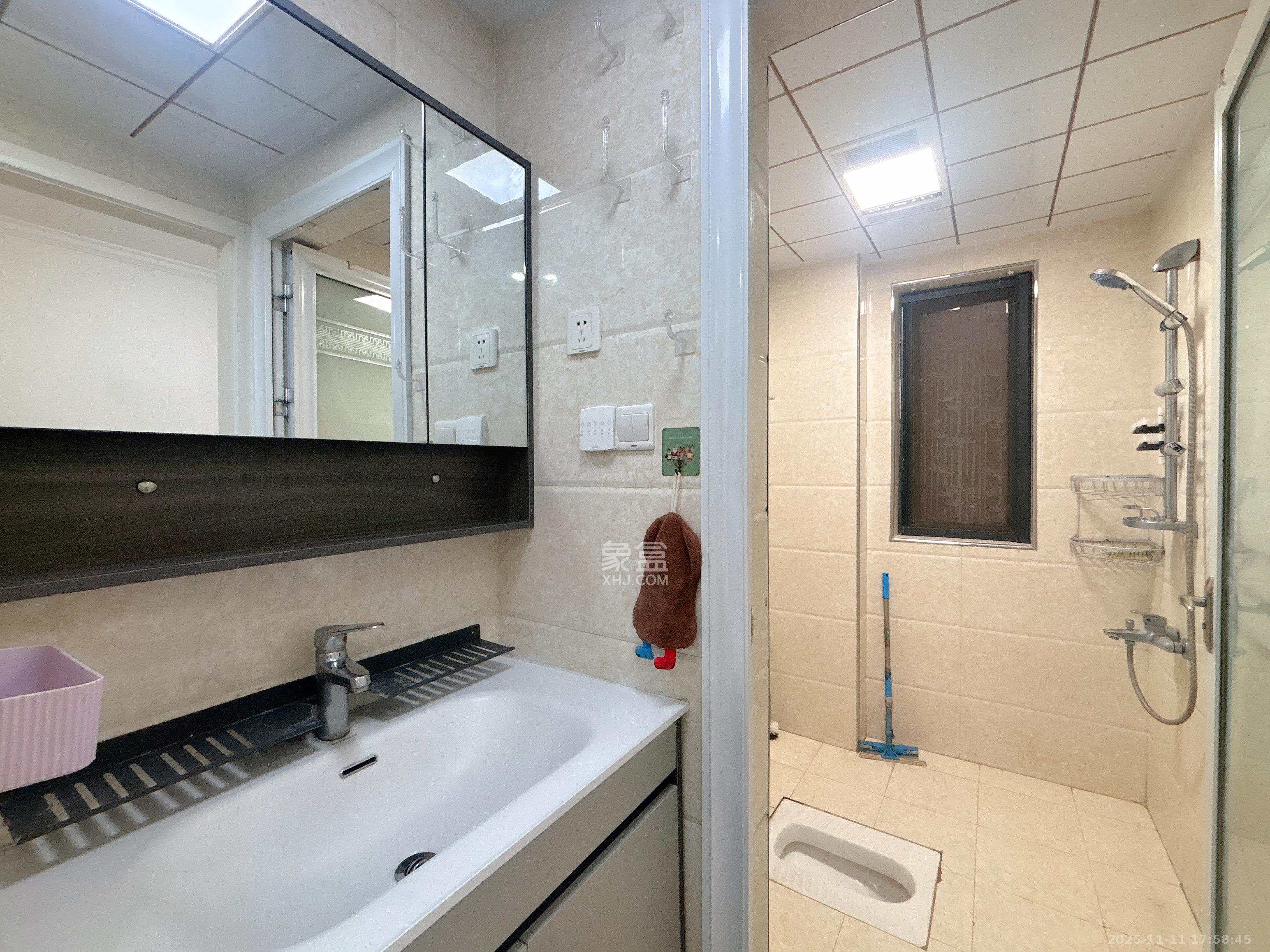 荣盛花语馨苑 3室1厅1卫 2400.0元/月 荣盛花语馨苑 3室1厅1卫 2400.0元/月室内图