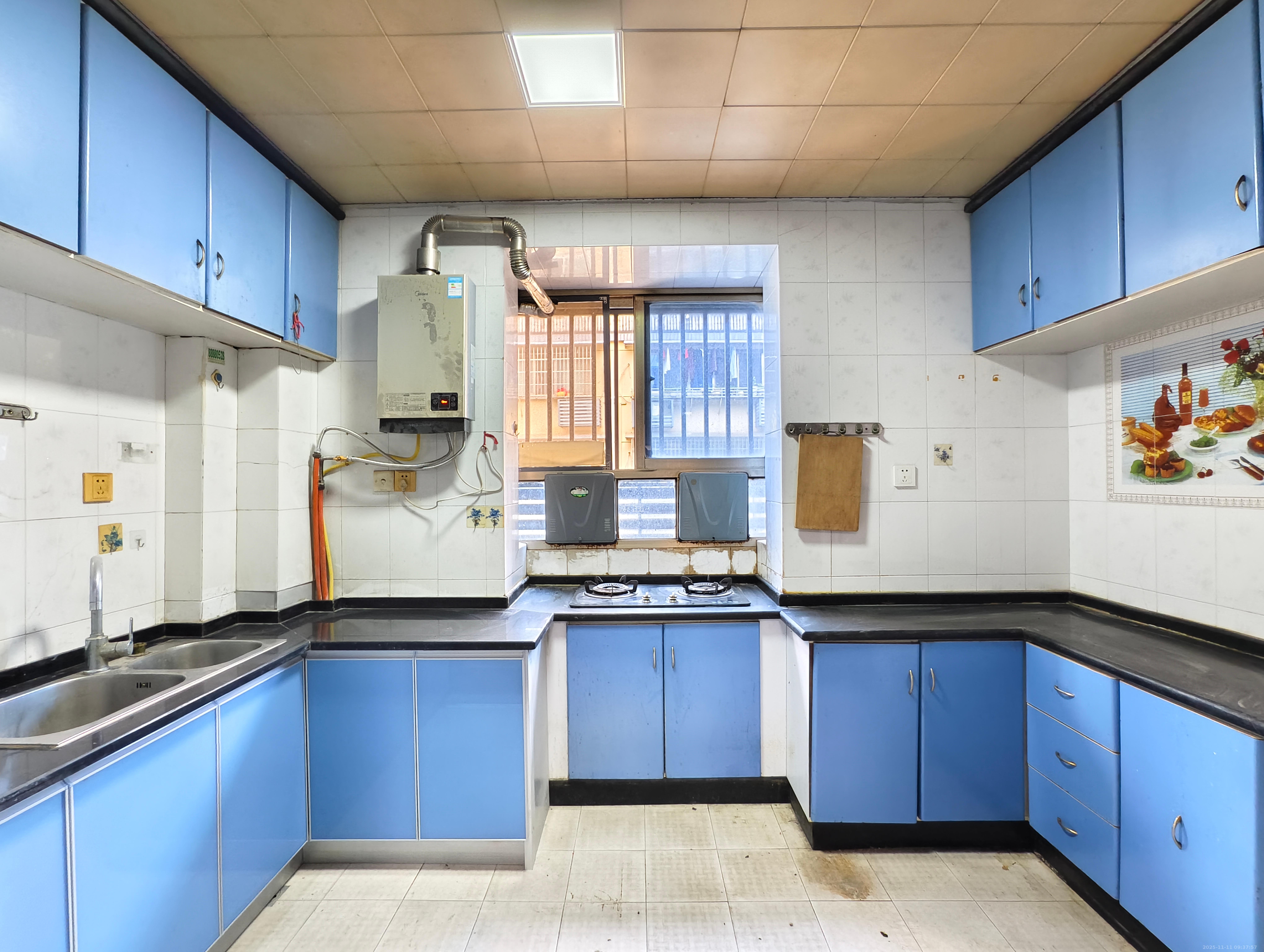 岳银小区(一二三五村) 3室2厅2卫 2400.0元/月 岳银小区(一二三五村) 3室2厅2卫 2400.0元/月室内图